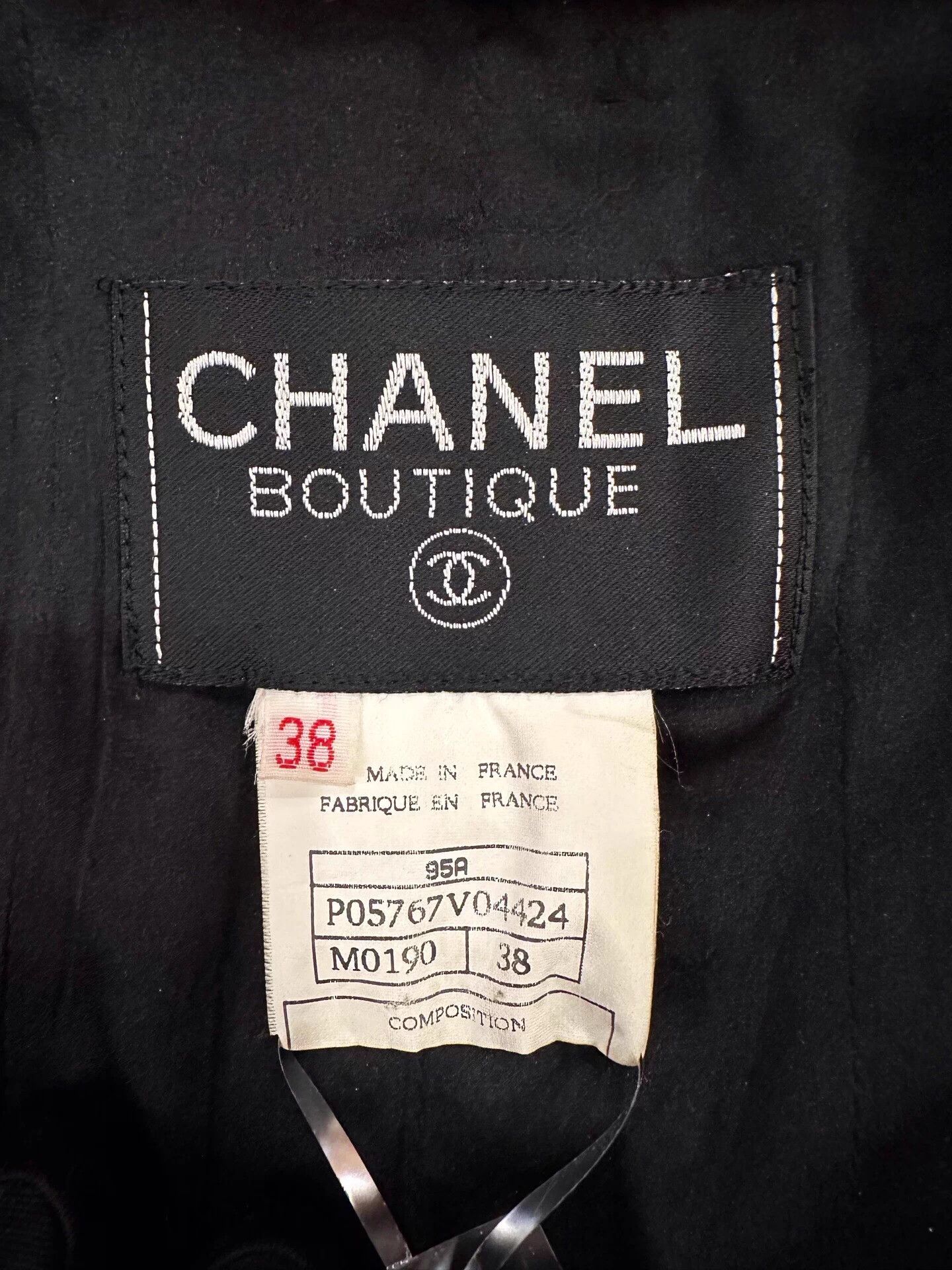Chanel Chanel women's red tweed CC button cardigan Size S / US 4 / IT 40 - 6 Thumbnail