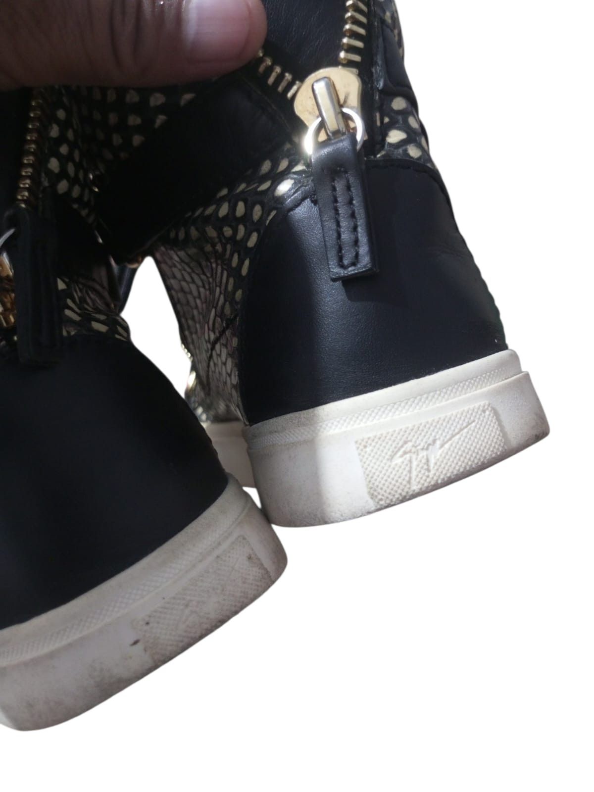 Giuseppe Zanotti Giuseppe zanotti snakes skin high top sneakers Size US 5 / IT 35 - 9 Thumbnail