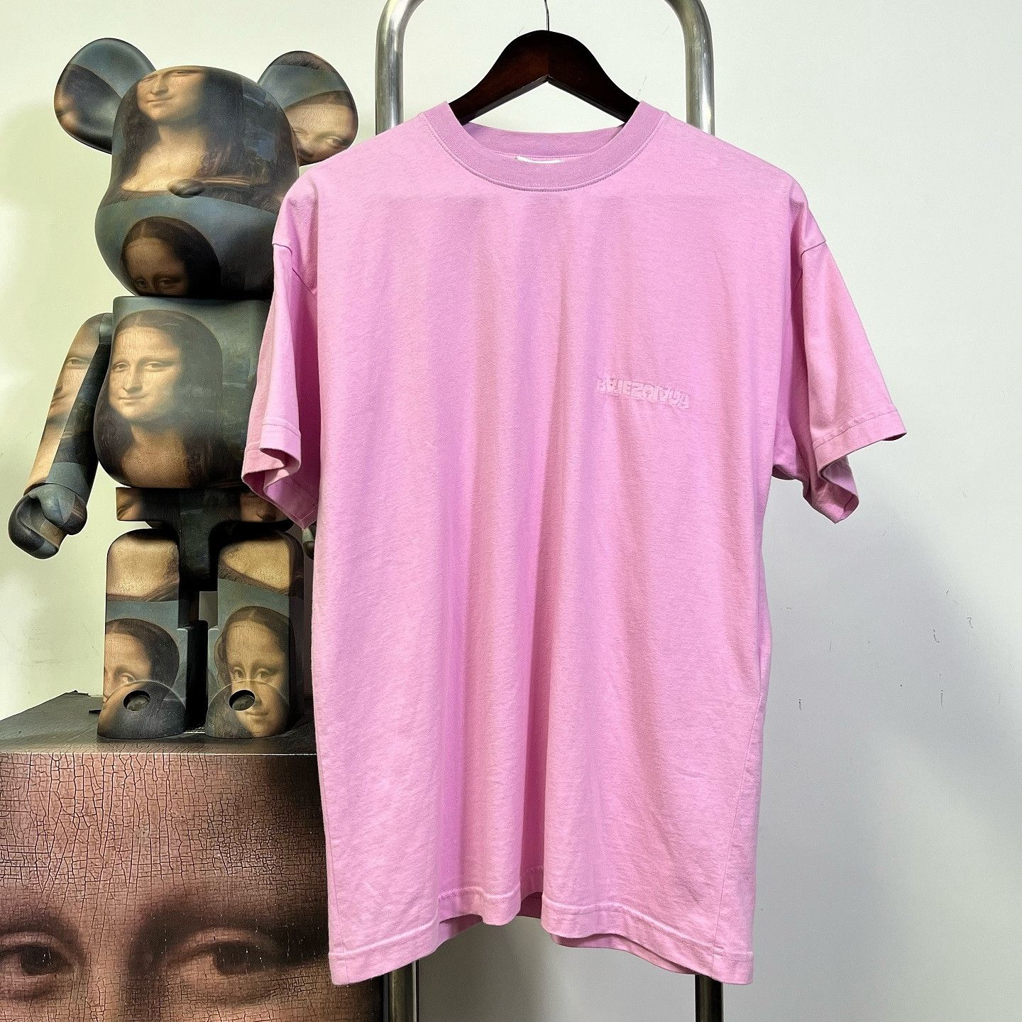 Balenciaga Balenciaga Embossed Logo T-Shirt Pink Size S Size US S / EU 44-46 / 1 - 1 Thumbnail