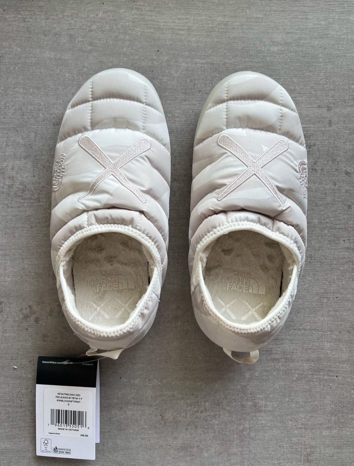 Kaws × The North Face The North Face x KAWS Mule Size US 9 / EU 42 - 2 Thumbnail