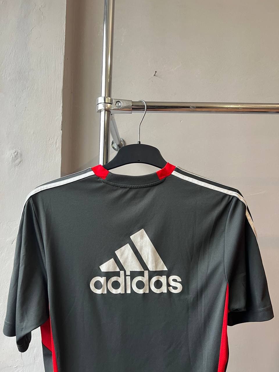 Adidas 2011/12 LIVERPOOL FC TRAINING SOCCER JERSEY FOOTBALL SHIRT M Size US M / EU 48-50 / 2 - 15 Thumbnail