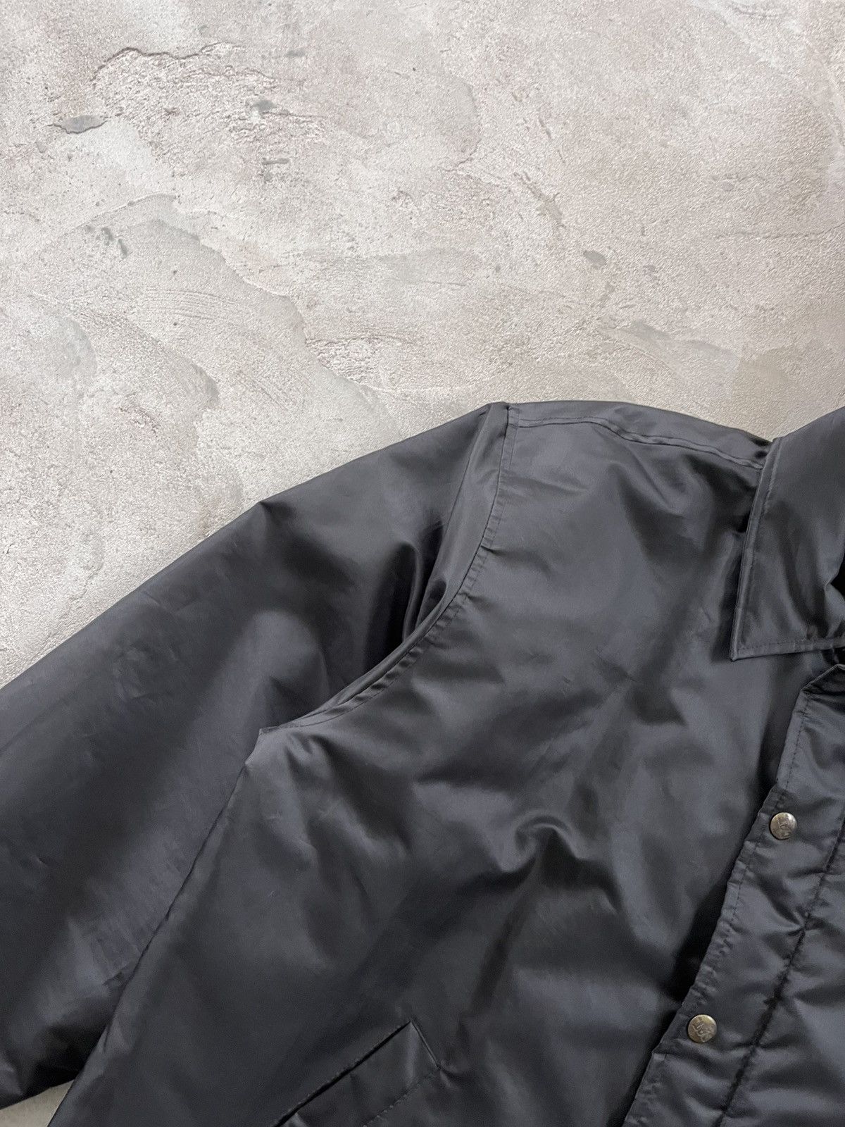Caterpillar Vintage Caterpillar Black Nylon Y2K Coach Workwear Jacket Size US L / EU 52-54 / 3 - 4 Thumbnail