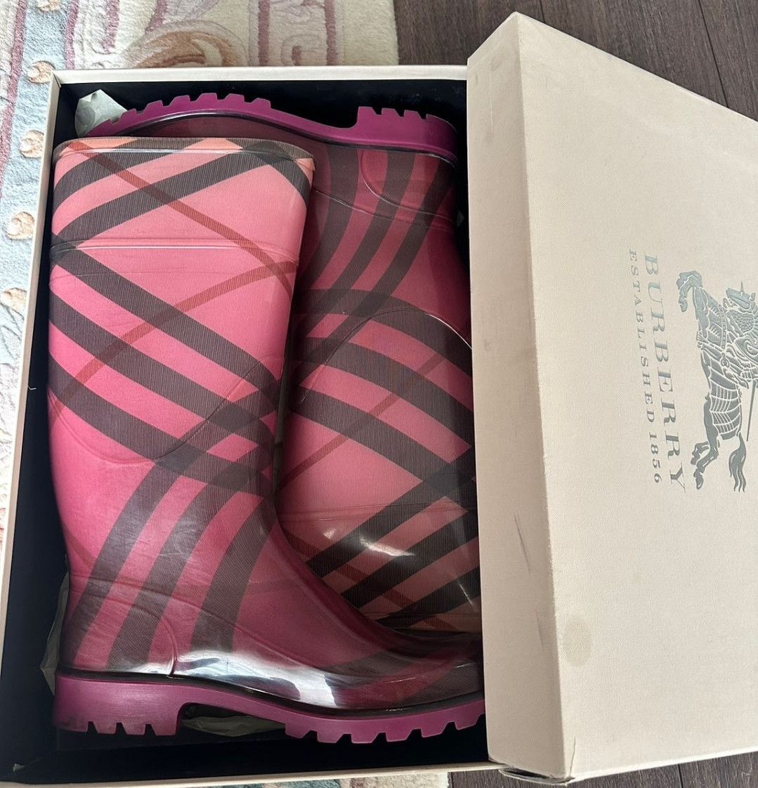 Burberry Burberry Magenta/Black Nova Pop Degrade Rubber Rain Boots Size US 9.5 / IT 39.5 - 4 Thumbnail
