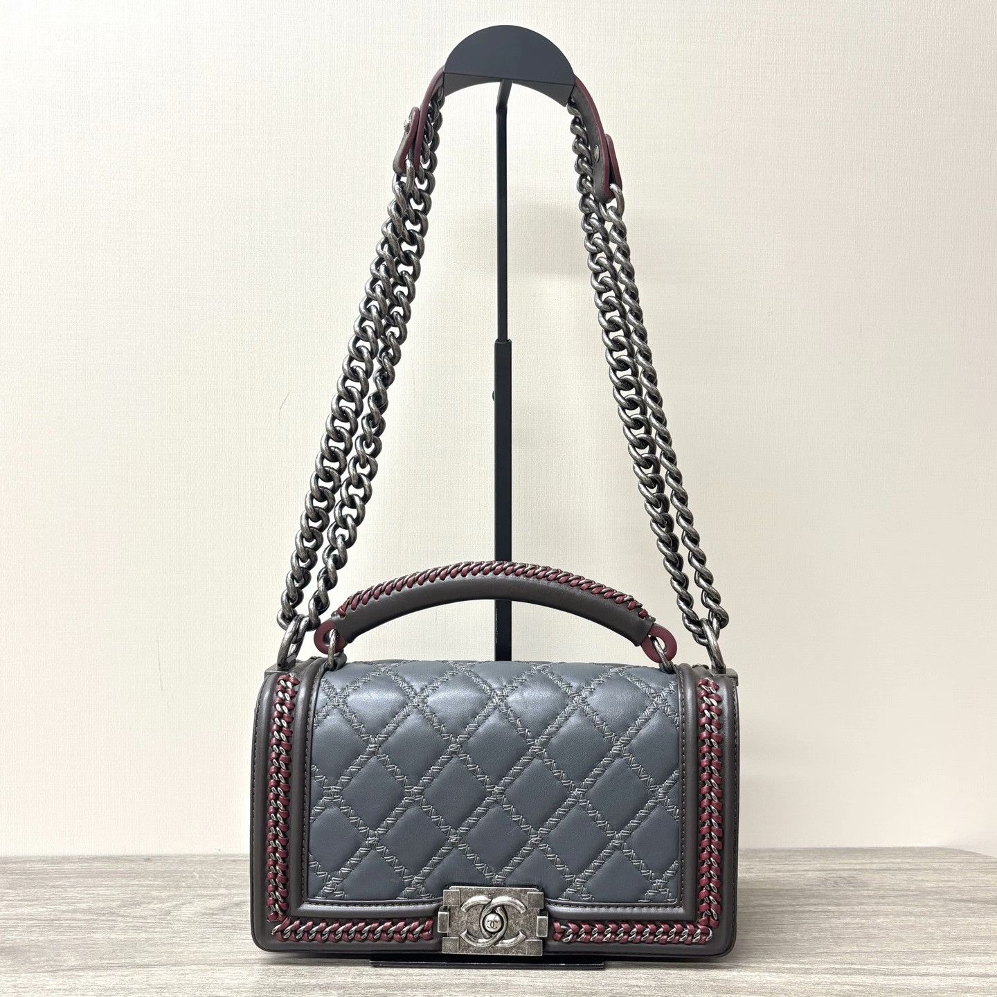 Chanel Pre-loved Bag Very good condition Size ONE SIZE - 1 Thumbnail