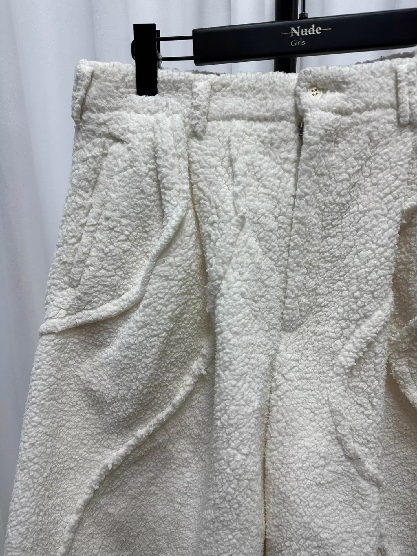 Comme des Garcons Homme Plus CDG Homme Plus 18aw White Spiral Lamb Fur Shorts M Size US 32 / EU 48 - 3 Thumbnail