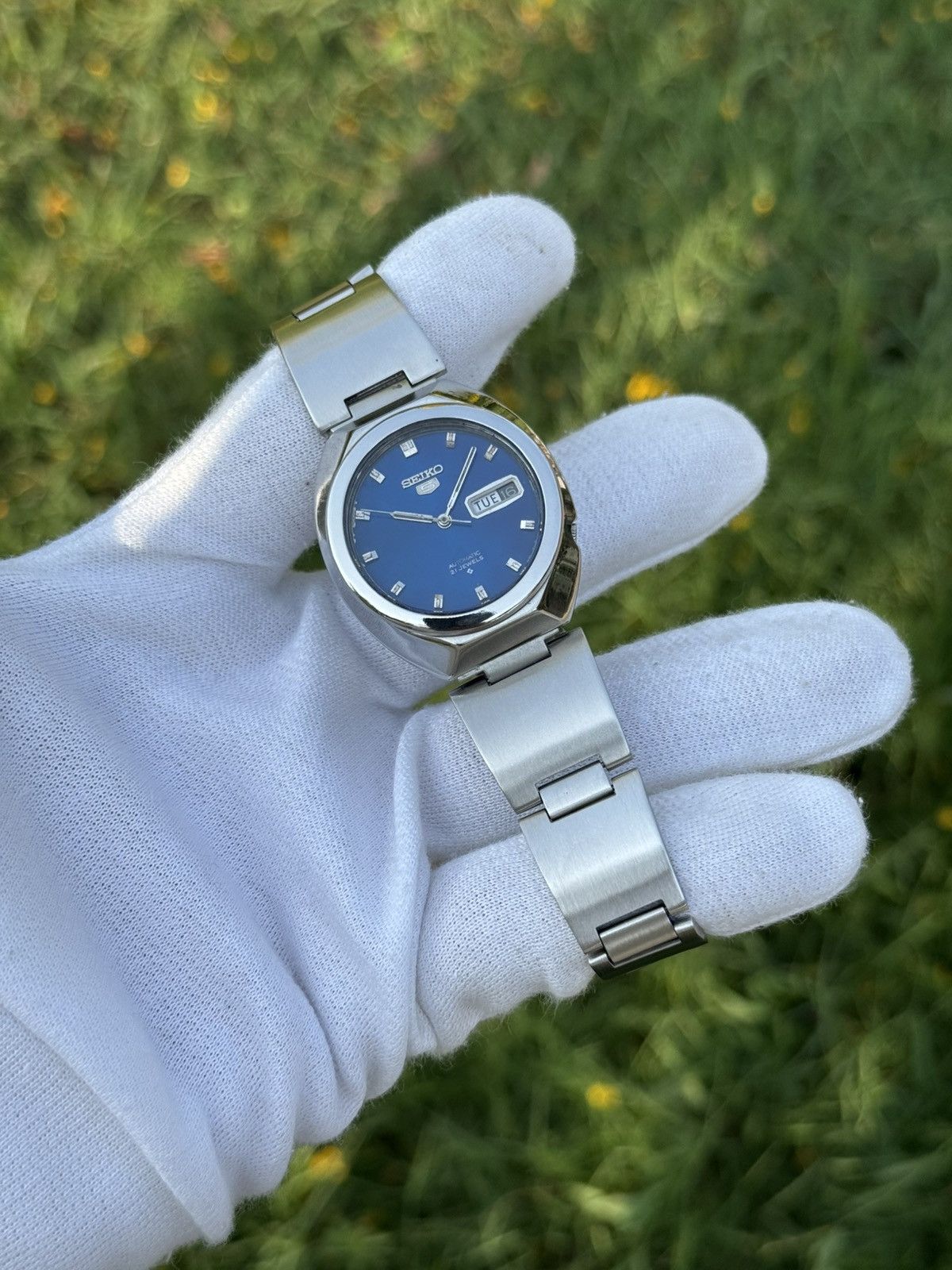 Seiko Vintage Seiko 5 Automatic Blue sunburst Dial day/date watch Size 36 - 8 Thumbnail