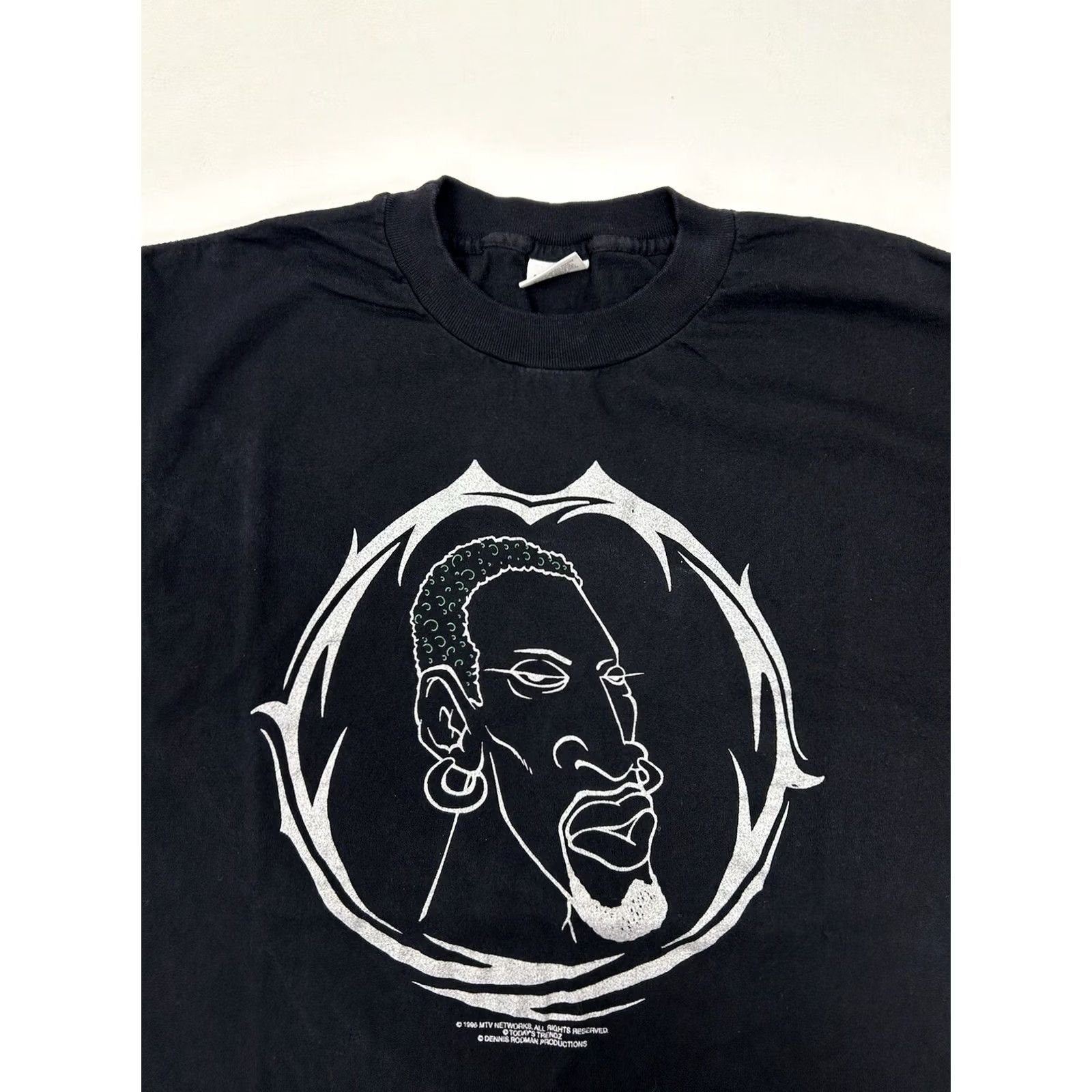 Vintage VINTAGE Dennis Rodman MTV World Tour 1996 Promo Tee Large Black T-Shirt Unisex Adults Crew Neck Short Sleeve 90s Glow in the Dark Men/Women Size US L / EU 52-54 / 3 - 6 Thumbnail