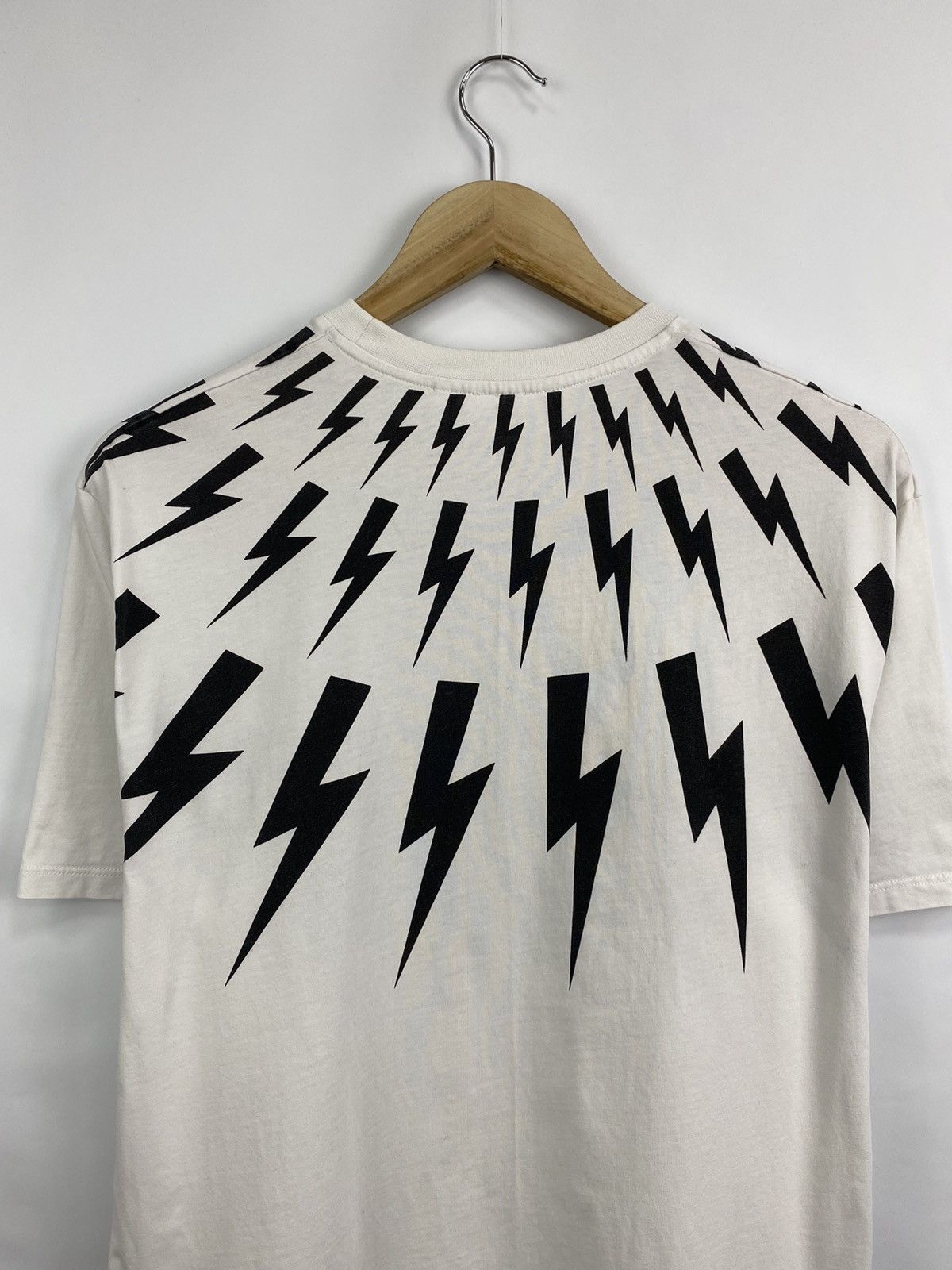 Neil Barrett Neil Barrett Fullprint T-Shirt Rare Retro Hype Y2K Size US L / EU 52-54 / 3 - 9 Thumbnail