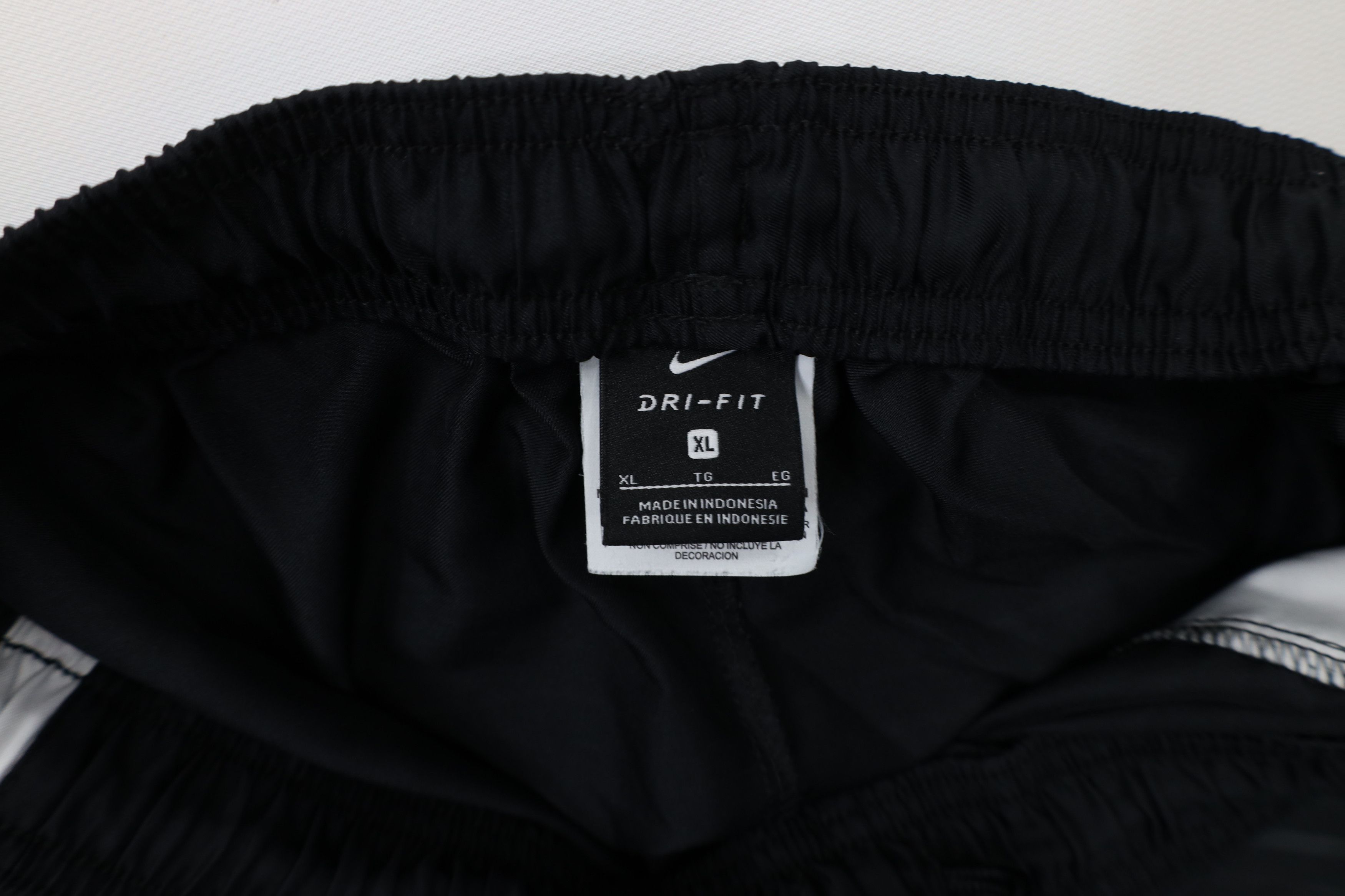 Nike × Vintage Vintage Y2K Nike Mini Swoosh Striped Running Soccer Shorts Size US 36 / EU 52 - 7 Thumbnail