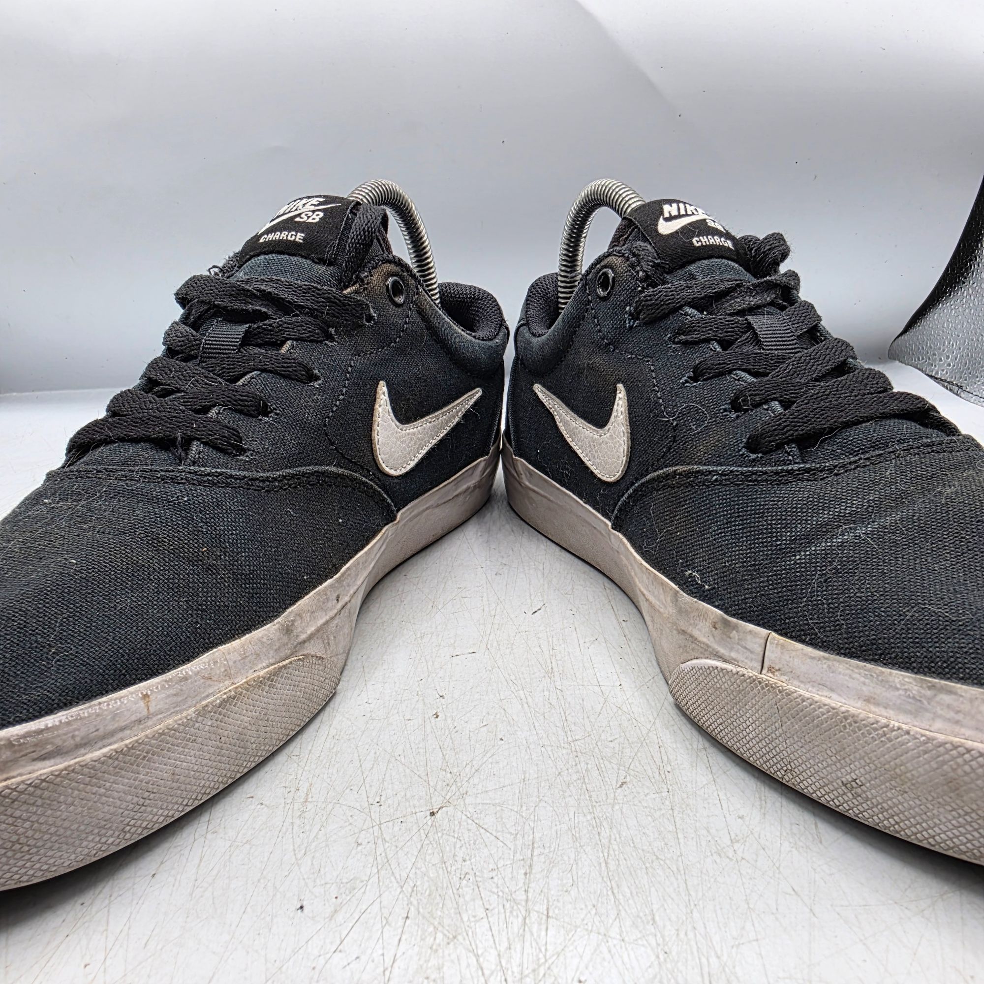 Nike Nike SB Charge Womens Size 9 Black White Sneaker Shoes Casua Size US 9 / EU 42 - 3 Thumbnail