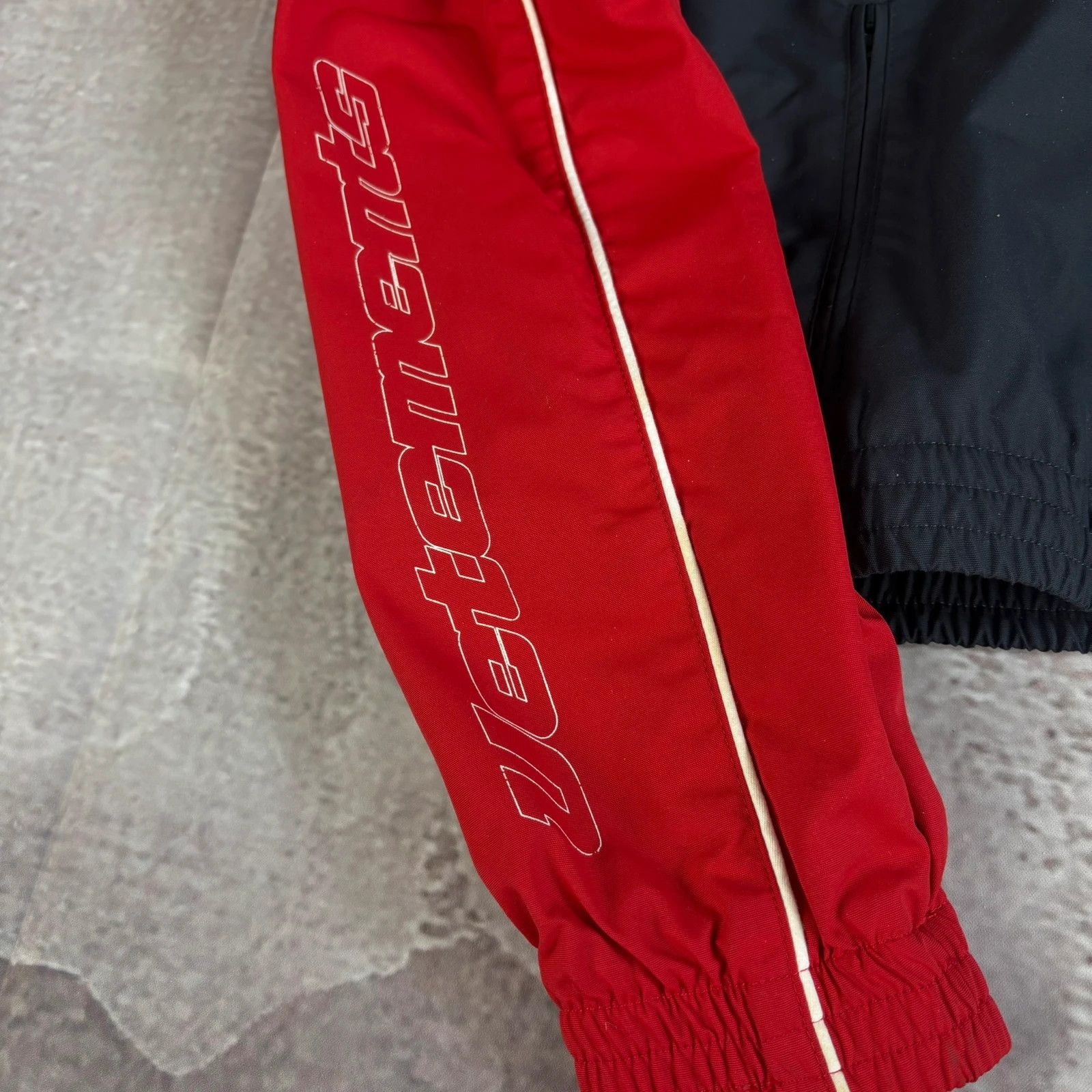 Vetements Vetements cropped windbreaker Size US XS / EU 42 / 0 - 3 Thumbnail