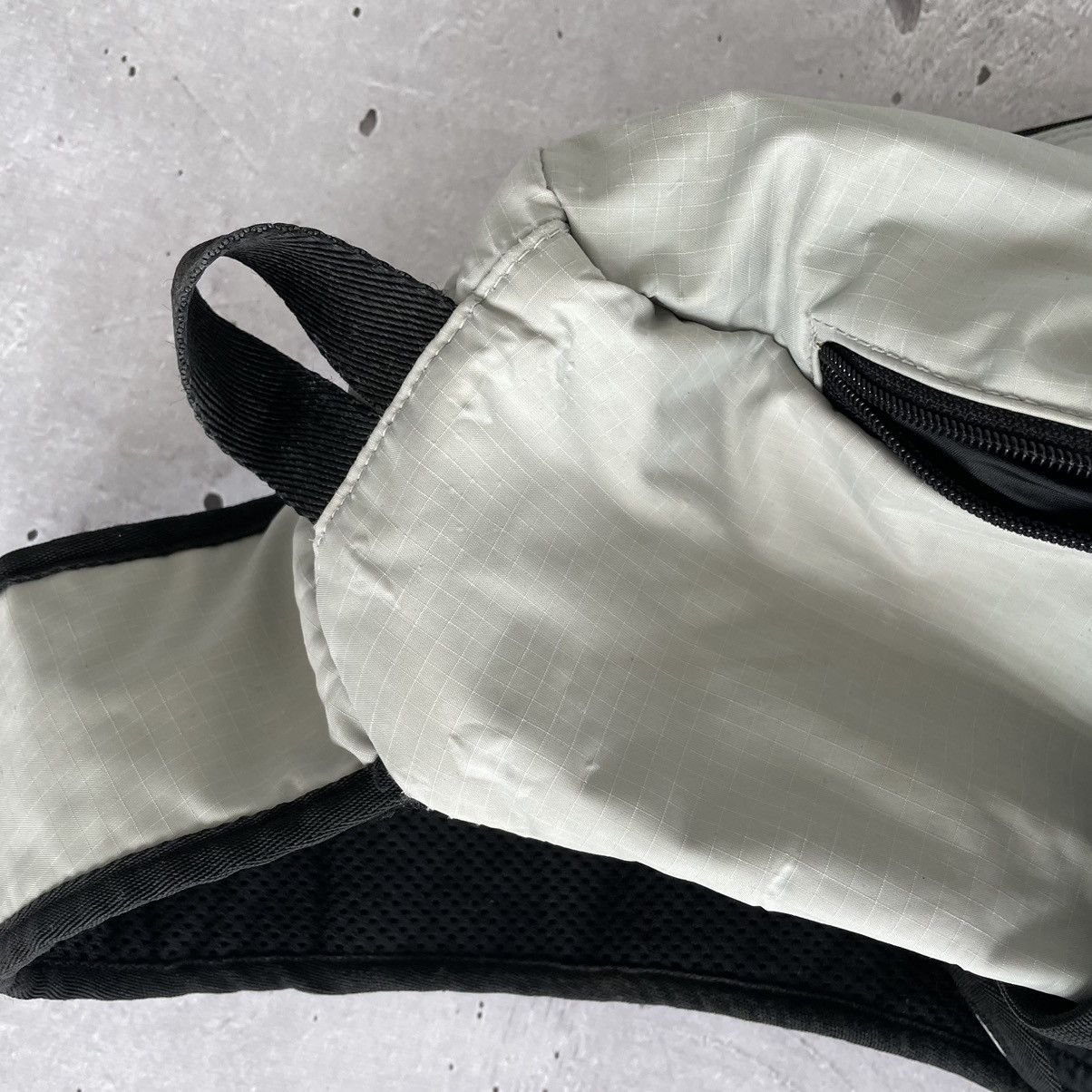 DKNY × Vintage Vintage slim bag DNKY white style y2k Size ONE SIZE - 8 Thumbnail