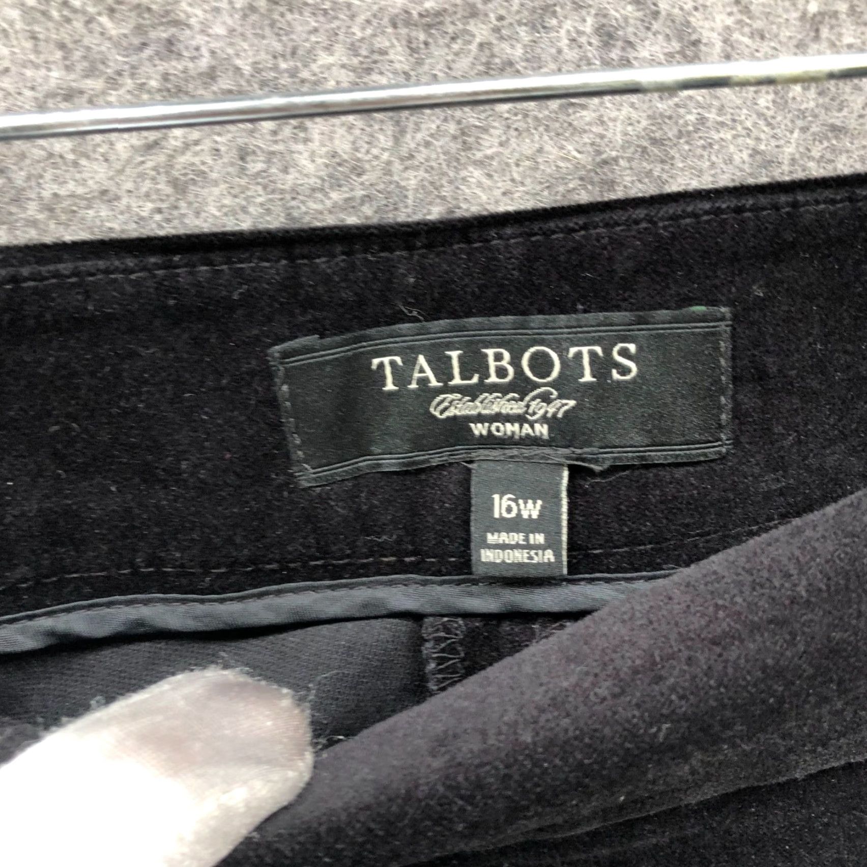 Talbots Talbots Pants Womens 16W Black Velvet Flat Front Side Zip Chatham Dress Workwear Mens? (Note: final answer provided as per constraints) Size 38" / US 16 / IT 52 - 6 Thumbnail