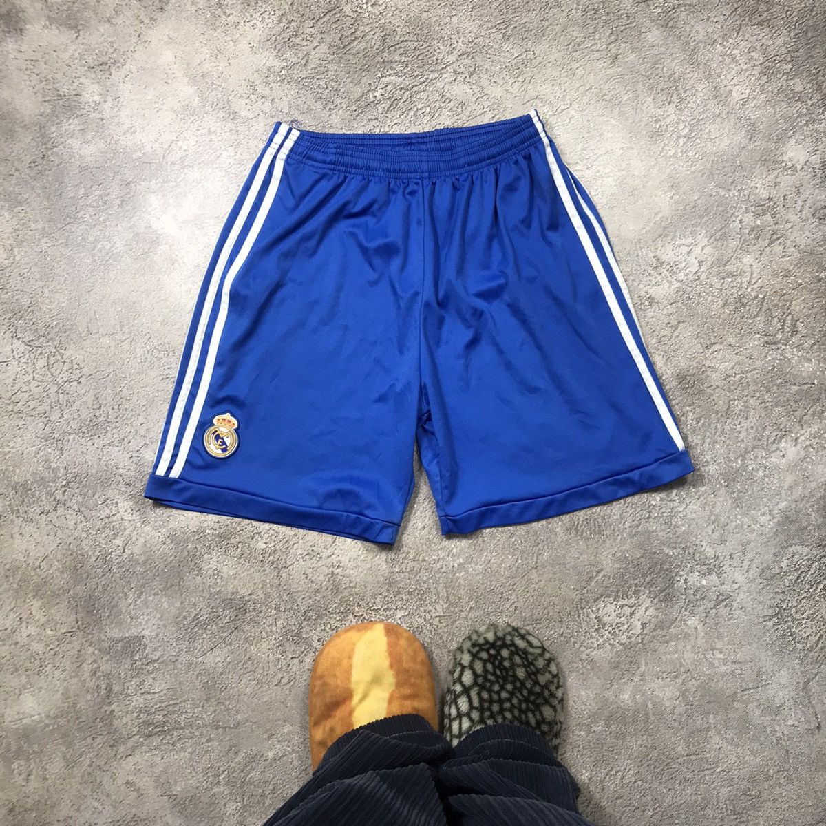 Vintage Vintage Real Madrid Adidas Shorts Blue Stripes Streetwear 30 Size US 30 / EU 46 - 1 Thumbnail