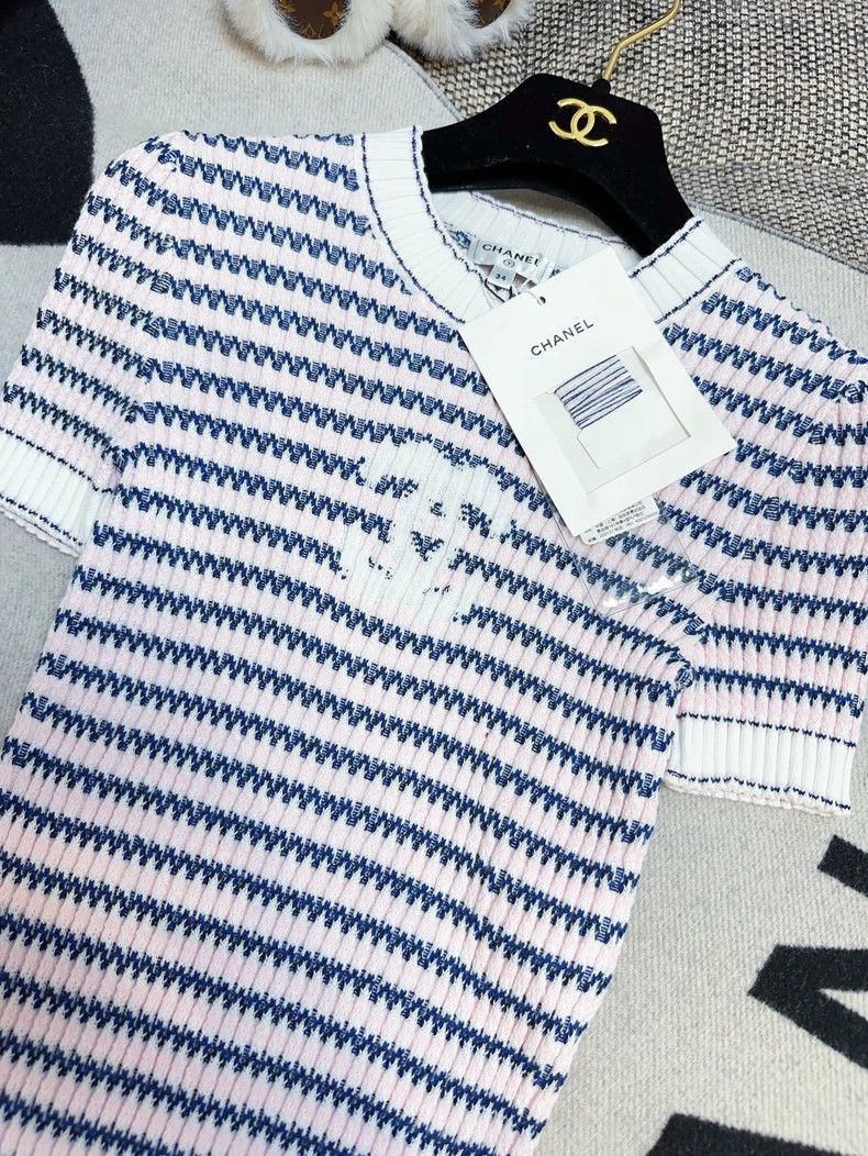 Chanel Chanel 20p light-colored blue striped white logo short-sle Size XXS / US 00 / IT 34 - 4 Thumbnail