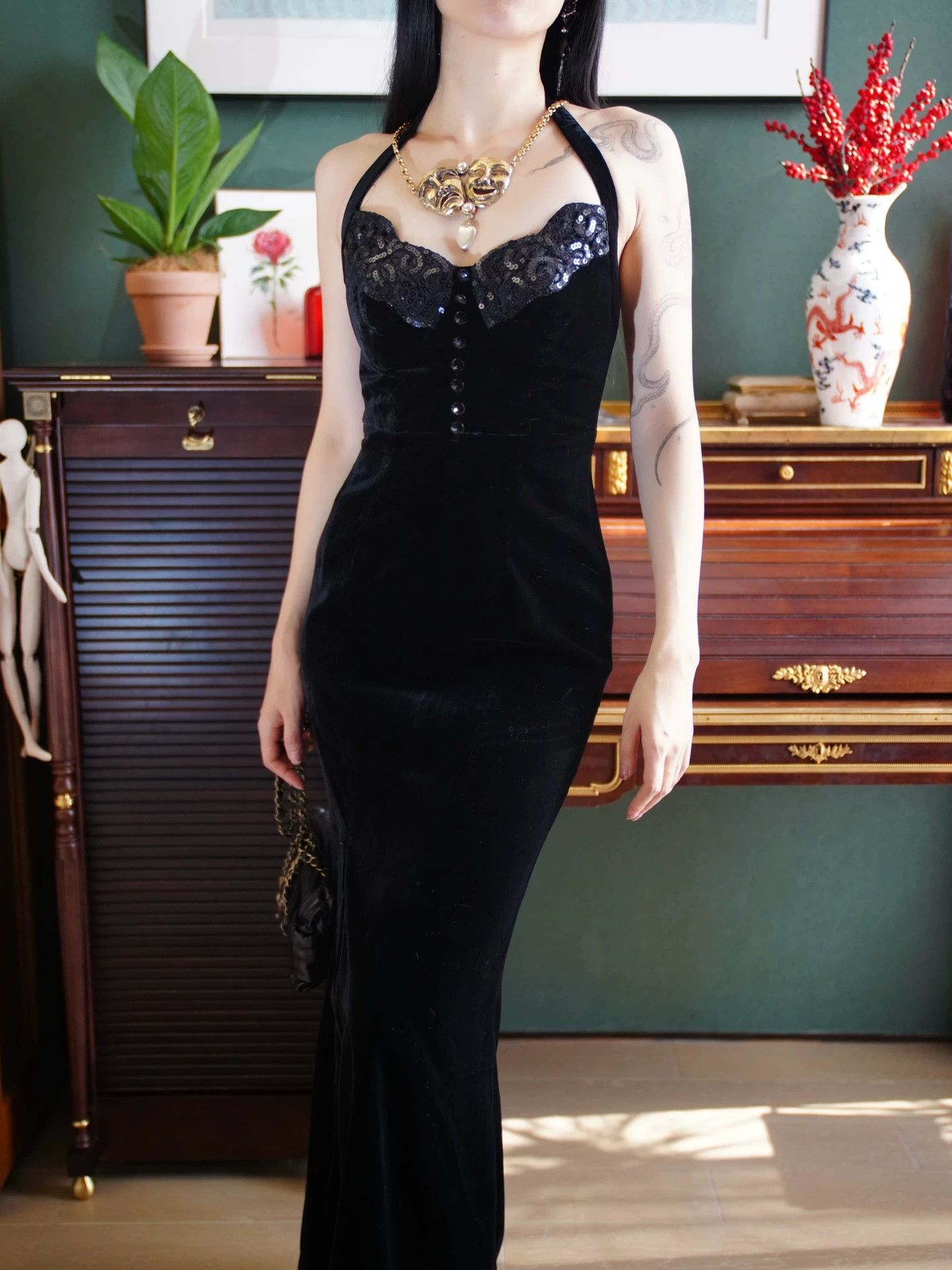 Other UK Vintage Black Velvet Beaded Halter Dress & Jacket Set Size SM Size S / US 4 / IT 40 - 5 Thumbnail