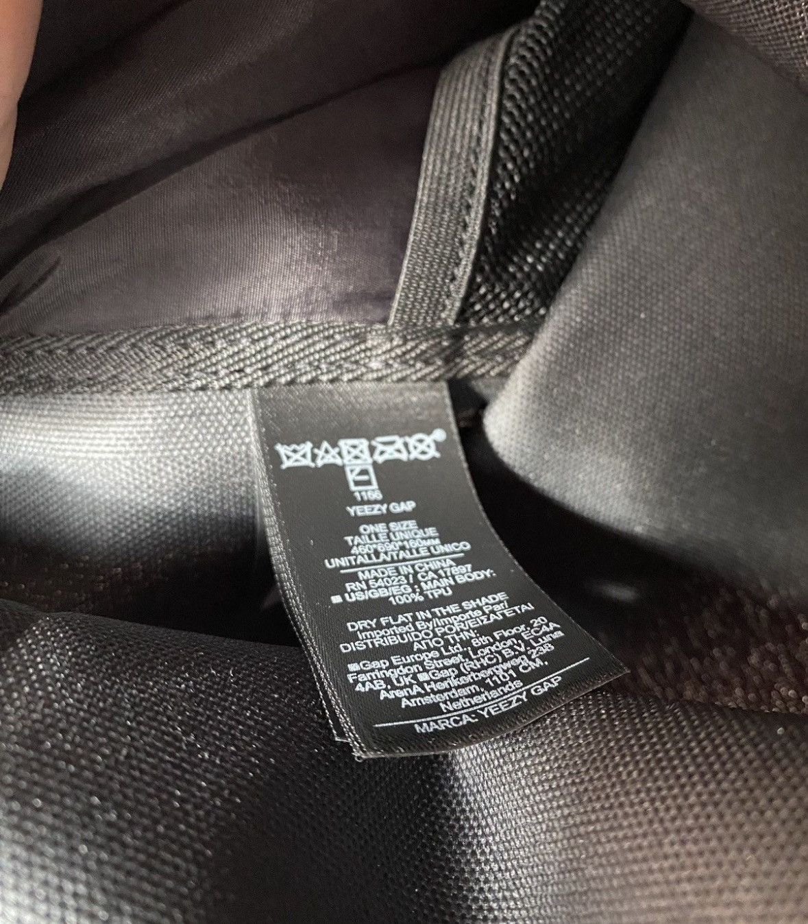 Kanye West Yzy -Gap -Balenciaga dry bag Size ONE SIZE - 8 Thumbnail