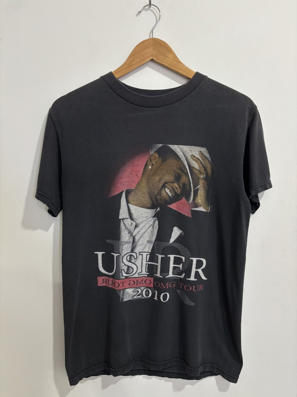 Band Tees Vintage 2010 Usher OMG Tour Tee Size US M / EU 48-50 / 2 - 1 Thumbnail