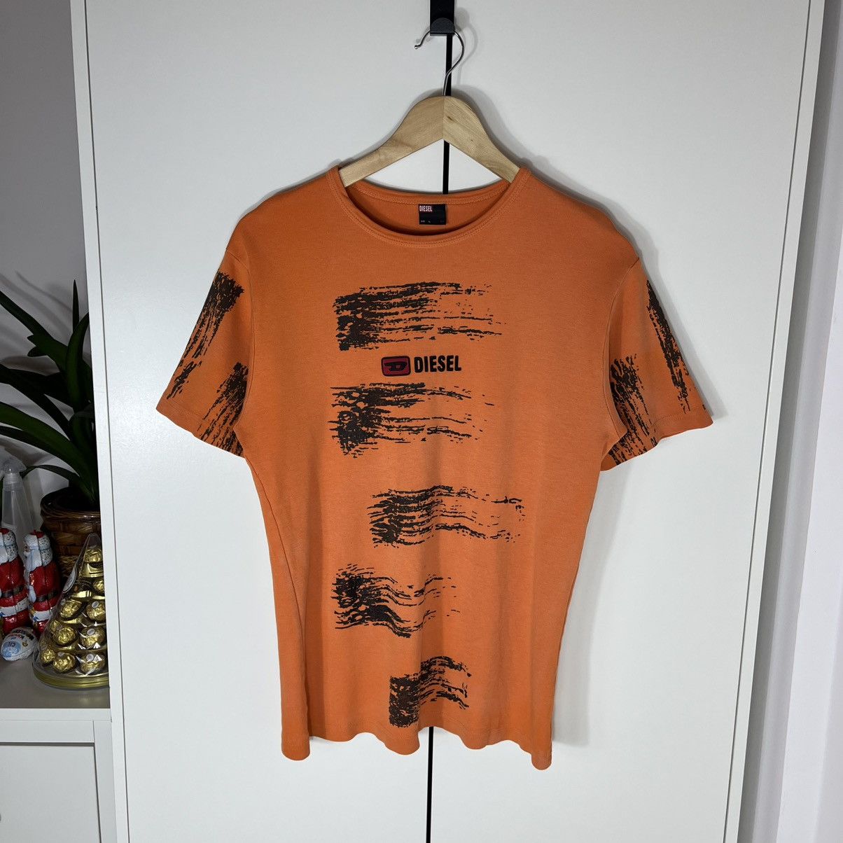 Diesel Vintage Diesel Central Logo Orange Tee Streetwear Y2K Size US L / EU 52-54 / 3 - 1 Thumbnail