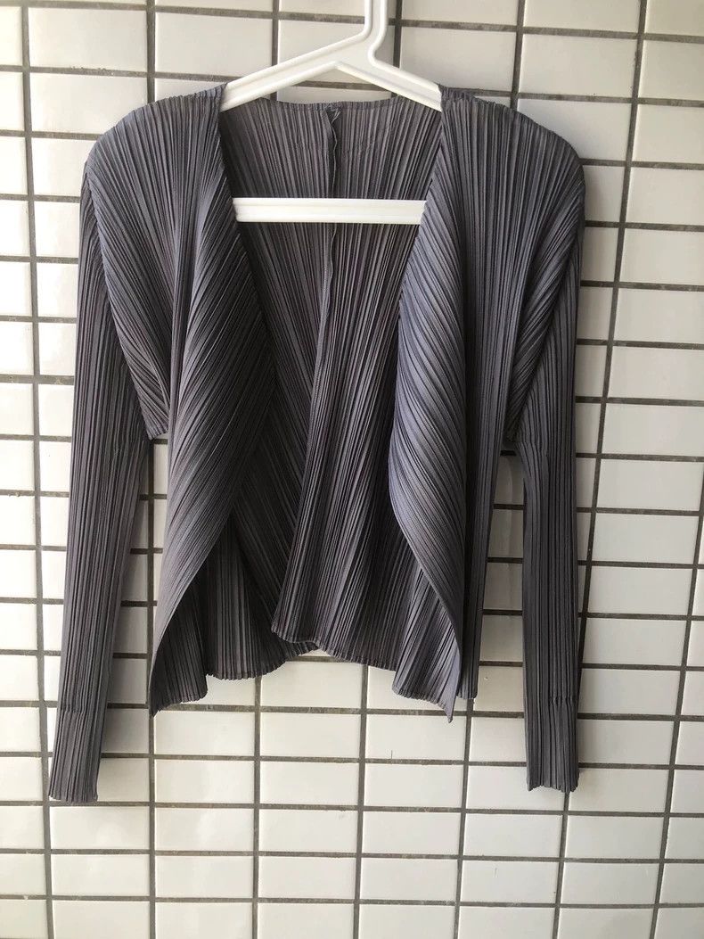 Issey Miyake Issey Miyake size:3 A dark grey pleated cardigan Size M / US 6-8 / IT 42-44 - 1 Thumbnail