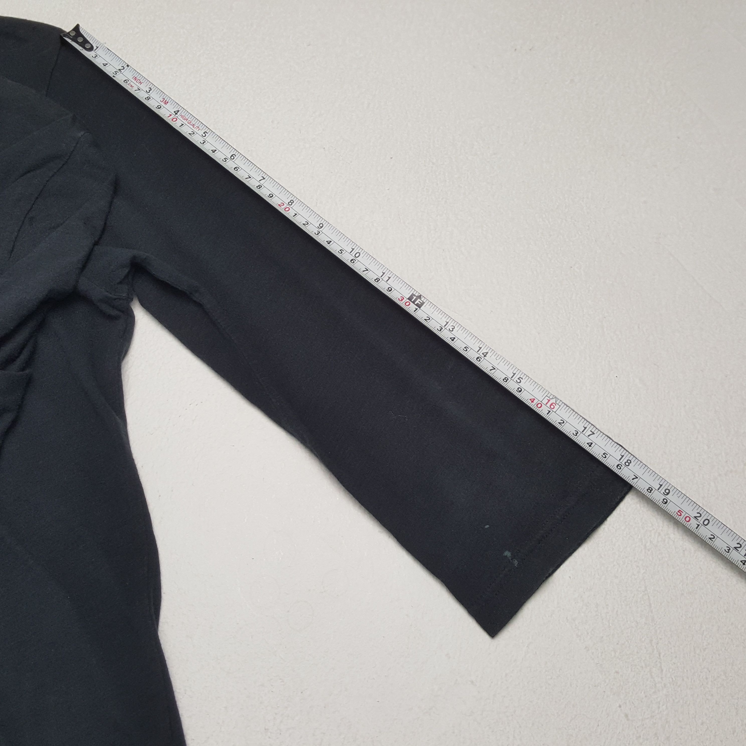 Japanese Brand × Undercover × Uniqlo UNIQLO UNDERCOVER Long Sleeve Women Tshirt Size M / US 6-8 / IT 42-44 - 5 Thumbnail