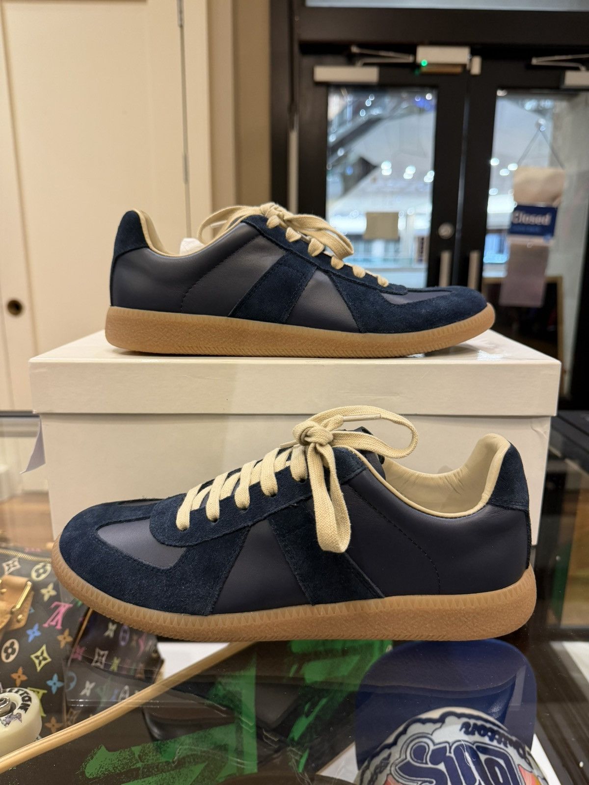 Maison Margiela Maison Margiela Replica Gats - Navy Size US 8 / EU 41 - 1 Thumbnail