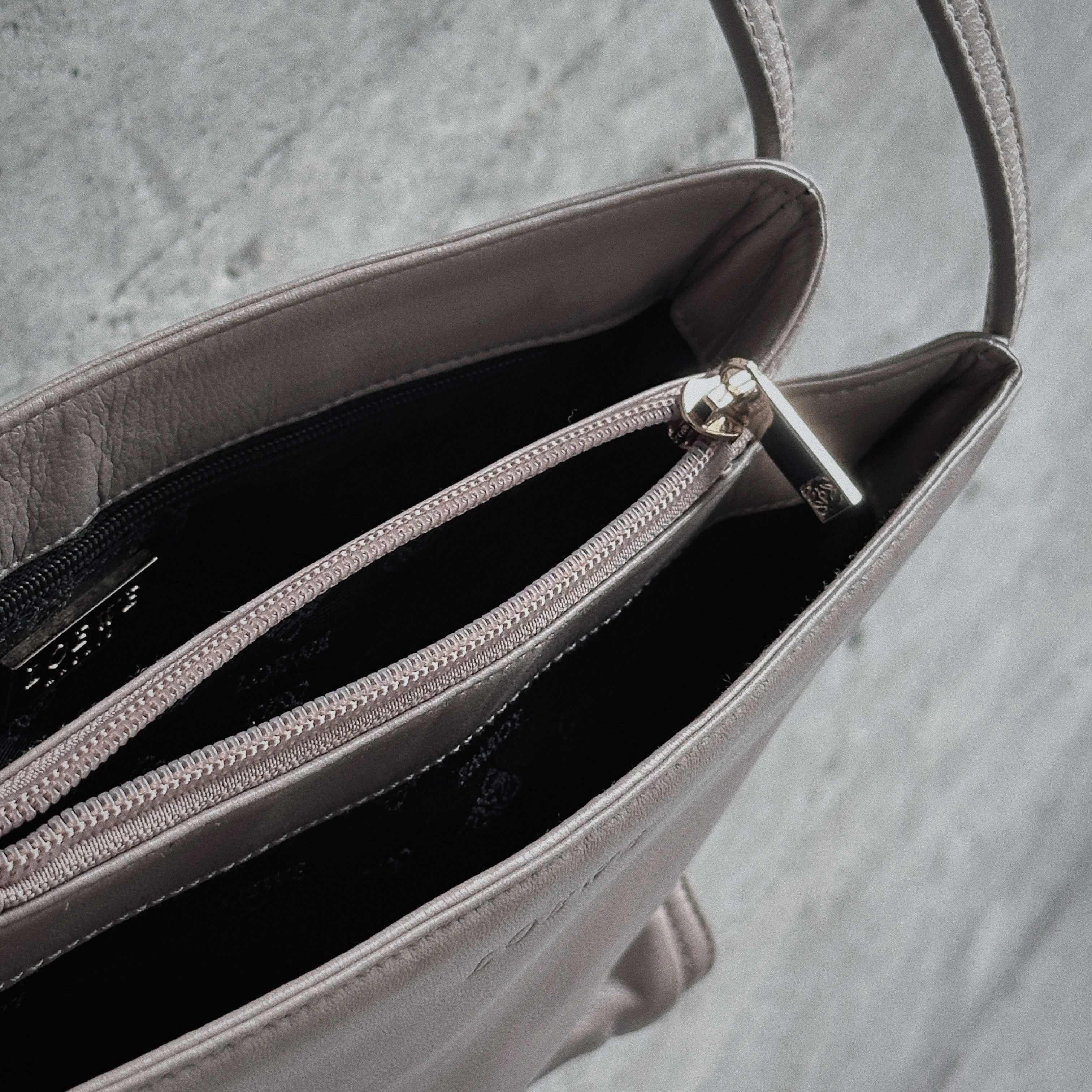 Loewe Loewe Vintage Shoulder Bag – Soft Leather, Made in Spain Size ONE SIZE - 8 Thumbnail