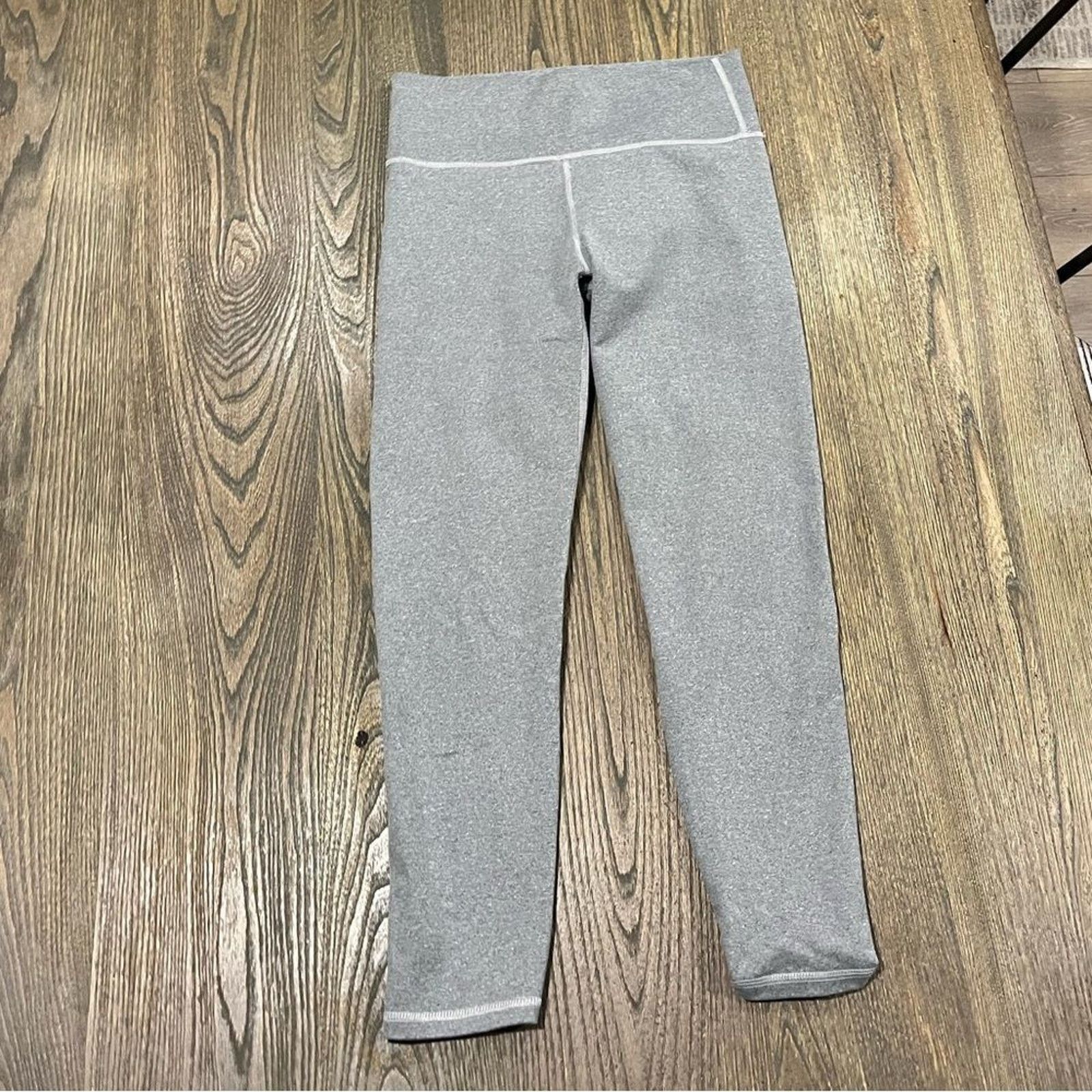 Fabletics Fabletics Define PowerHold High-Waisted Capri Leggings Small Size 26" / US 2 / IT 38 - 1 Thumbnail