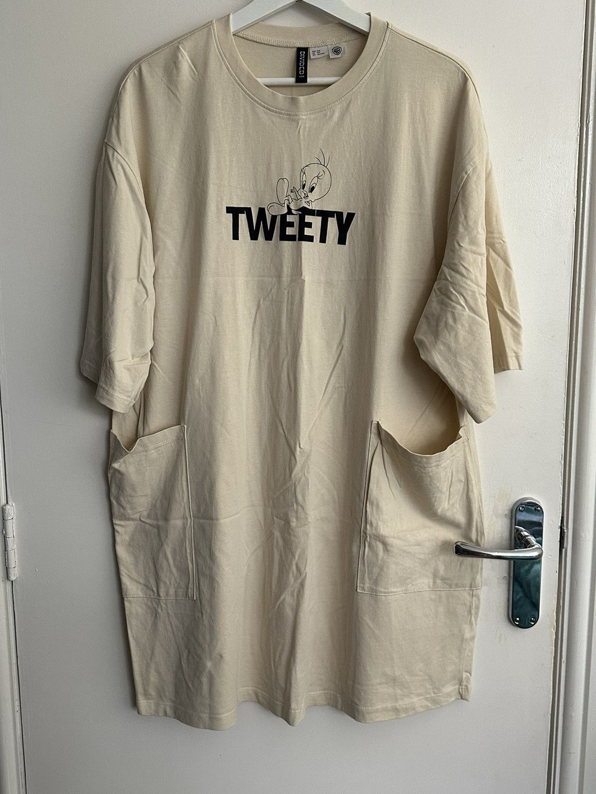 H&M H&M Tweety, Cream-White, Oversized T-shirt Midi-Dress | Grailed