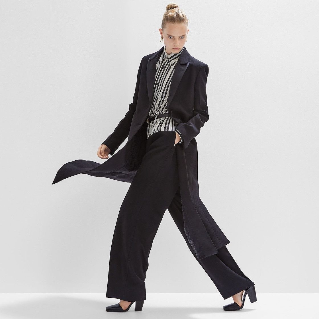 Fendi o1w1db10225 Coat in Black Size M / US 6-8 / IT 42-44 - 4 Thumbnail
