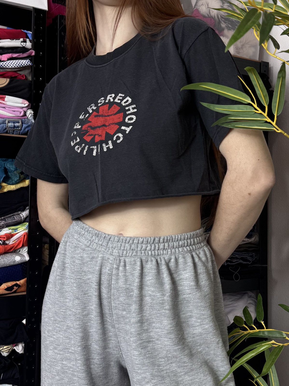 Band Tees VINTAGE RED HOT CHILI PEPPERS CROPPED TEE SHIRT Size S / US 4 / IT 40 - 3 Thumbnail