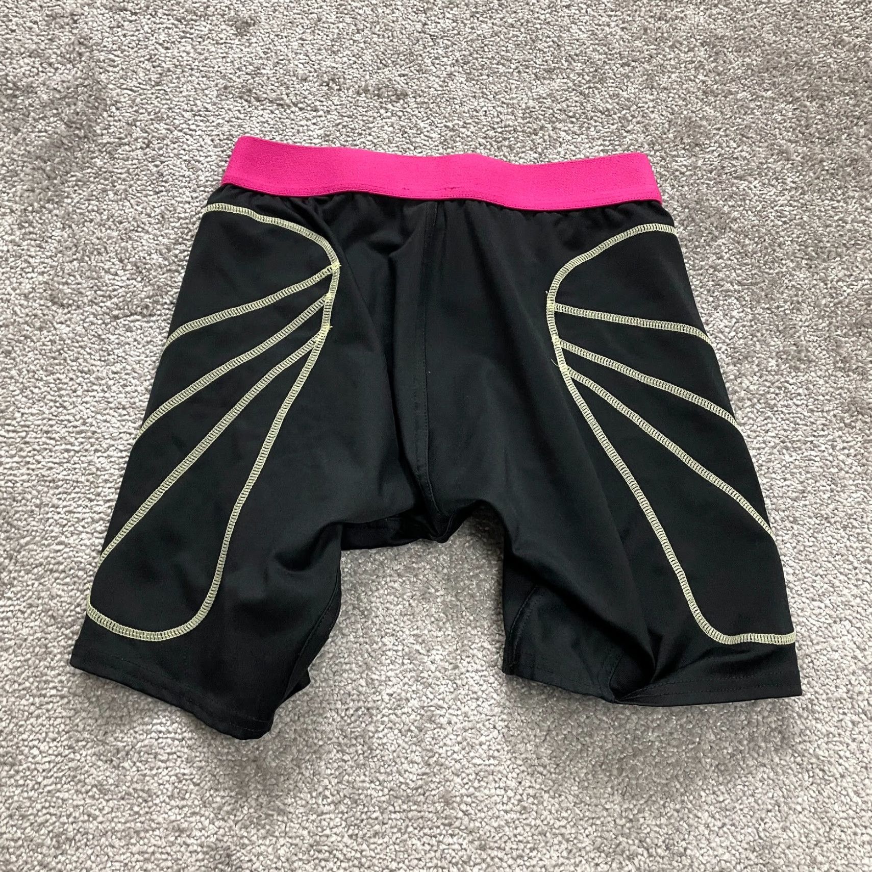 Pinko VINTAGE Easton Compression Biker Shorts Womens Small Black Pink Active Running Yoga 24x7 Size 28" / US 6 / IT 42 - 2 Thumbnail