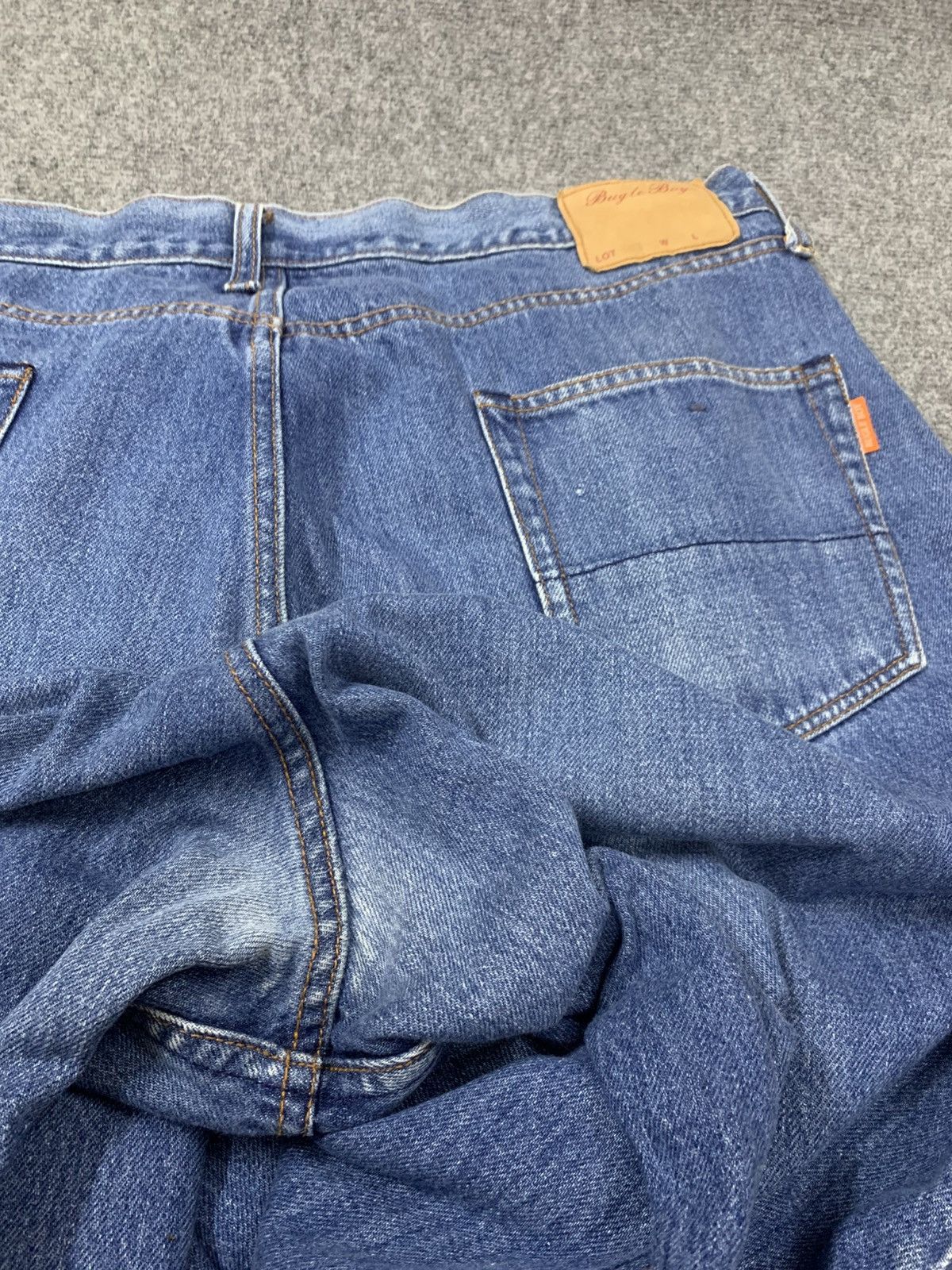 Bugle Boy BAGGY BUGLE BOY JEANS. Size US 37 - 12 Thumbnail