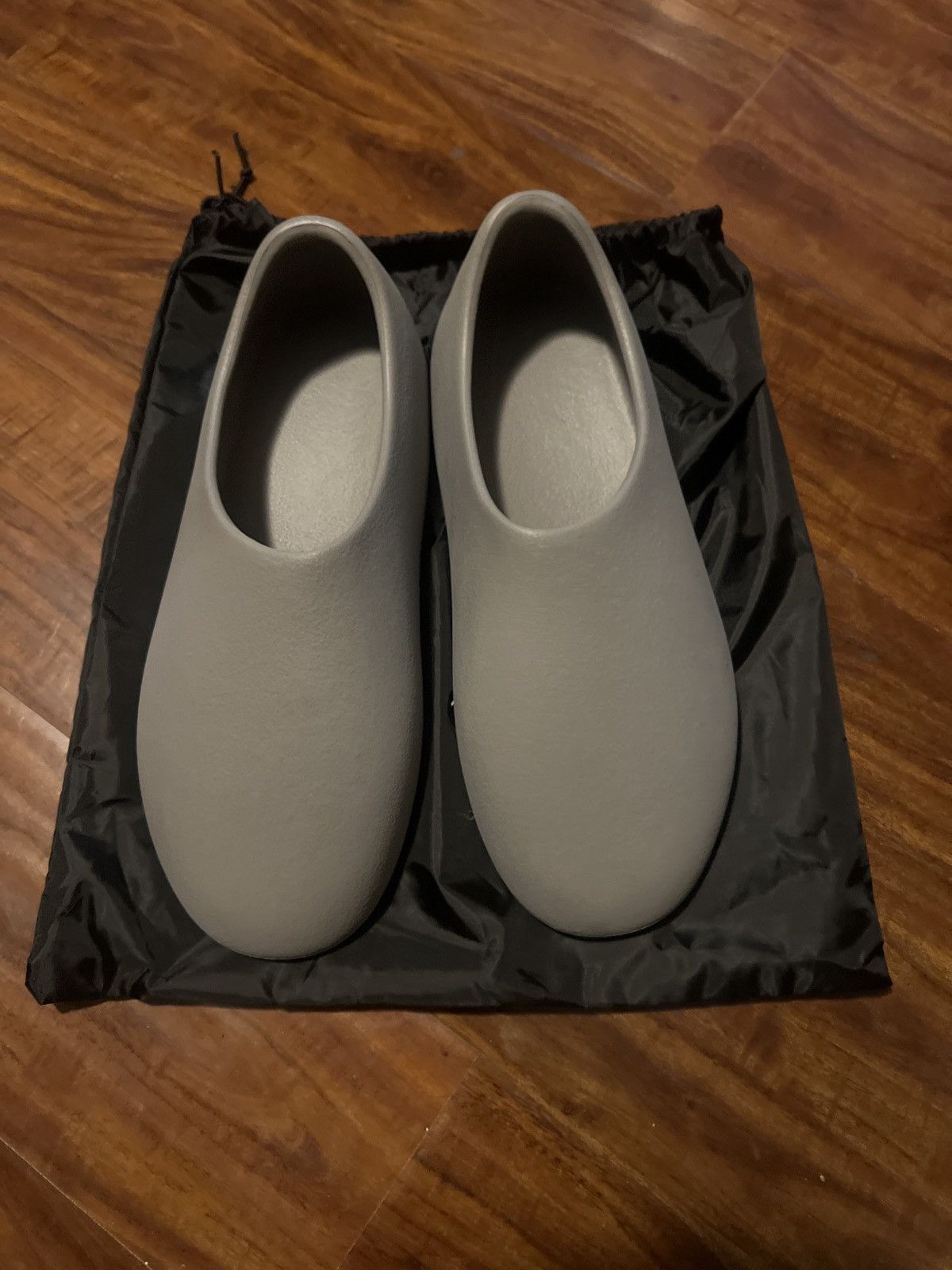 Yeezy YZY SLIDE SL-01G Size US 10 / EU 43 - 2 Thumbnail