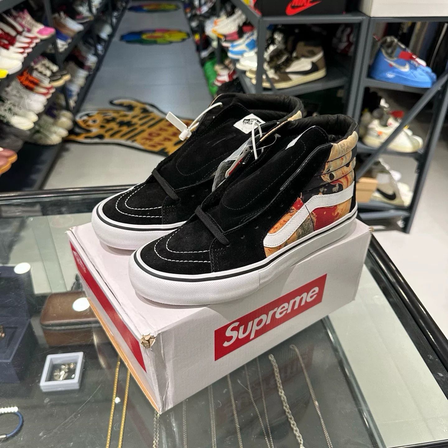 Vans Vans Hitop Sneakers 8.5 Men Size US 8.5 / EU 41-42 - 1 Thumbnail