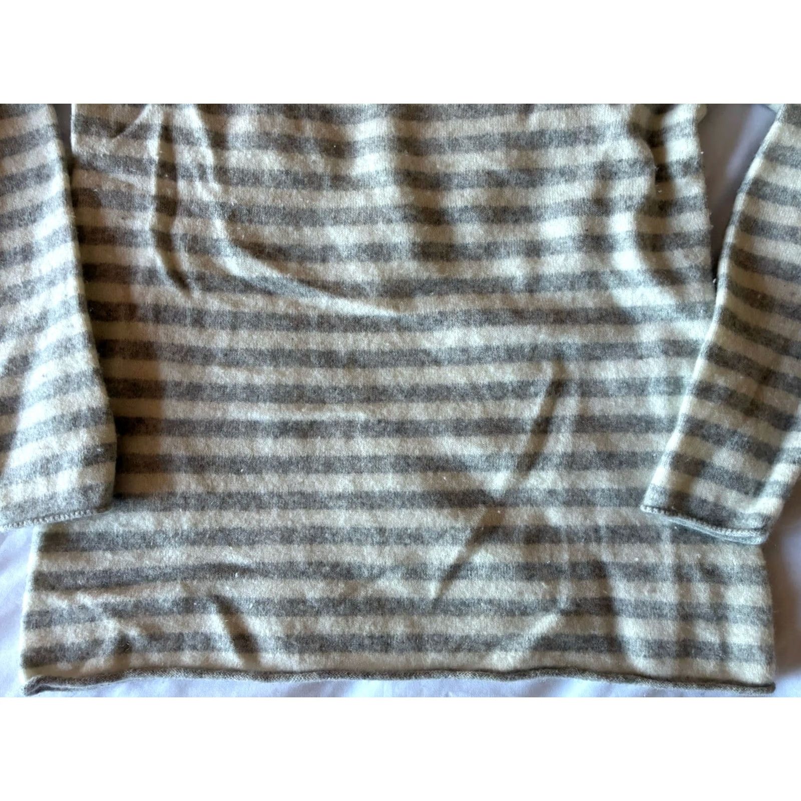 Old Navy VINTAGE Old Navy Sweater? (No, not vintage) Size XL / US 12-14 / IT 48-50 - 3 Thumbnail