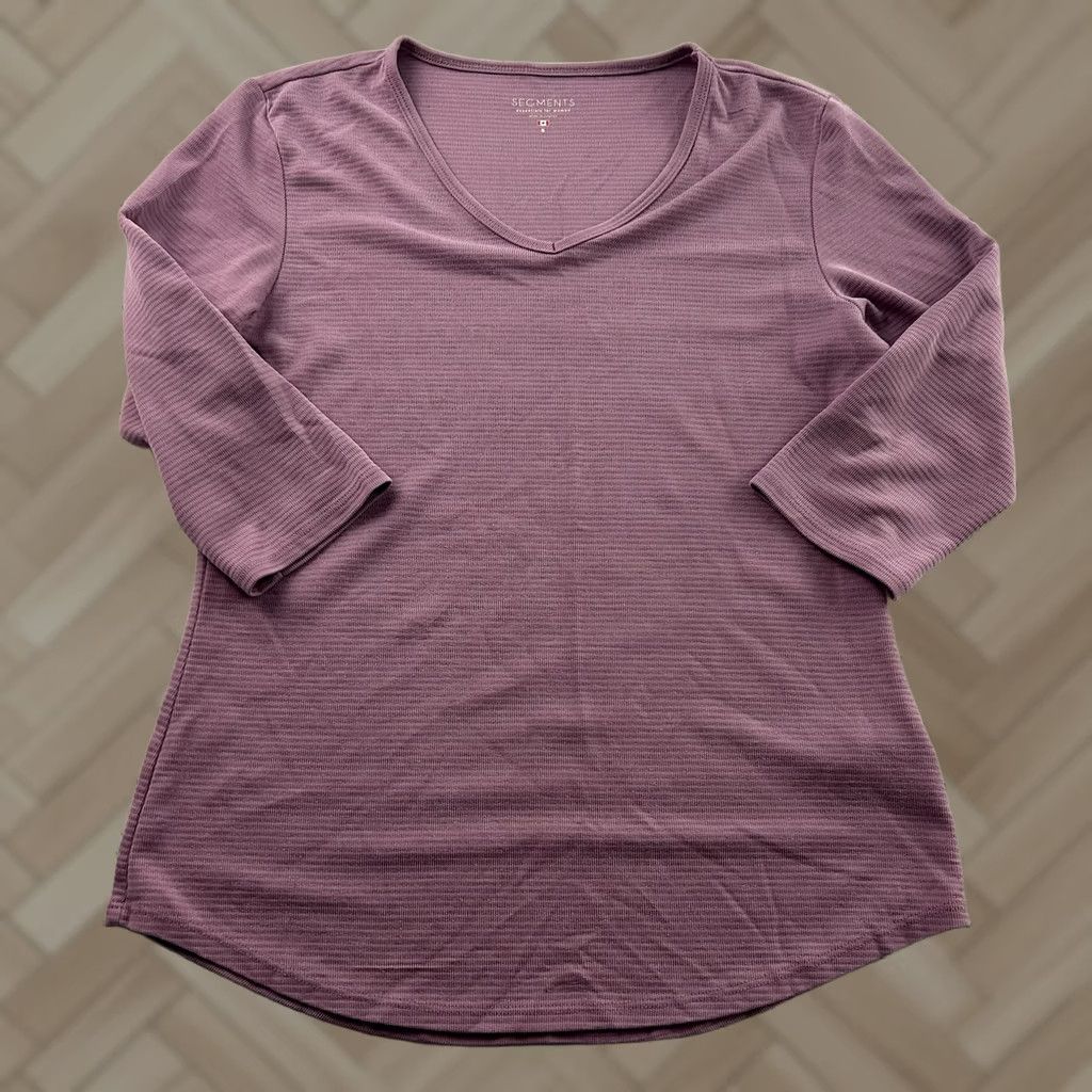 Vintage Segments 3/4 Sleeve V Neck Tencel Top Women's Small Lilac Shirt V-Neck T-Shirt Purple XS? Size S / US 4 / IT 40 - 1 Thumbnail