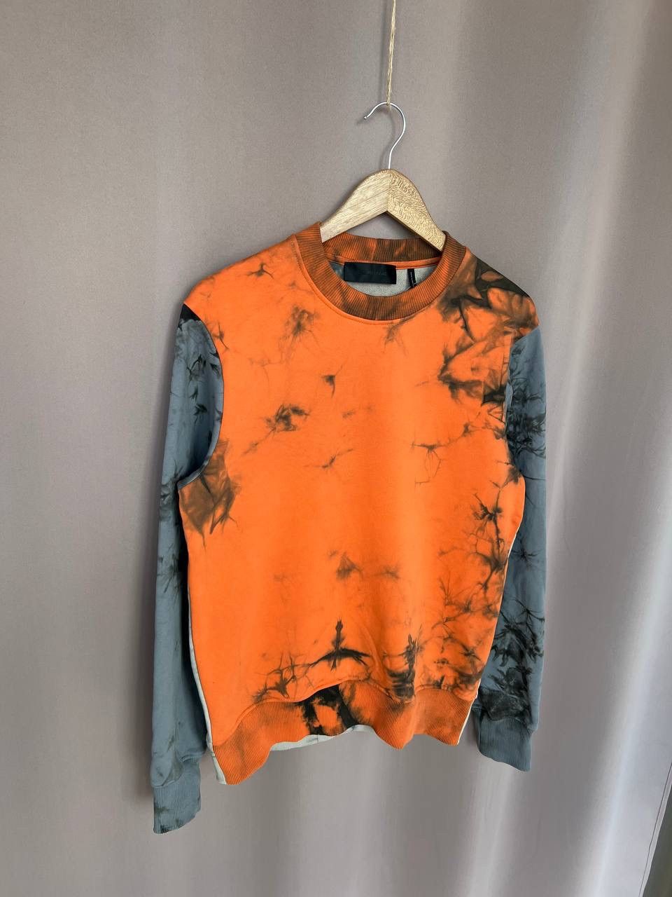 Helmut Lang Helmut Lang Tie Dye Logo Crew Sweatshirt Mens Size S/M Size US S / EU 44-46 / 1 - 5 Thumbnail