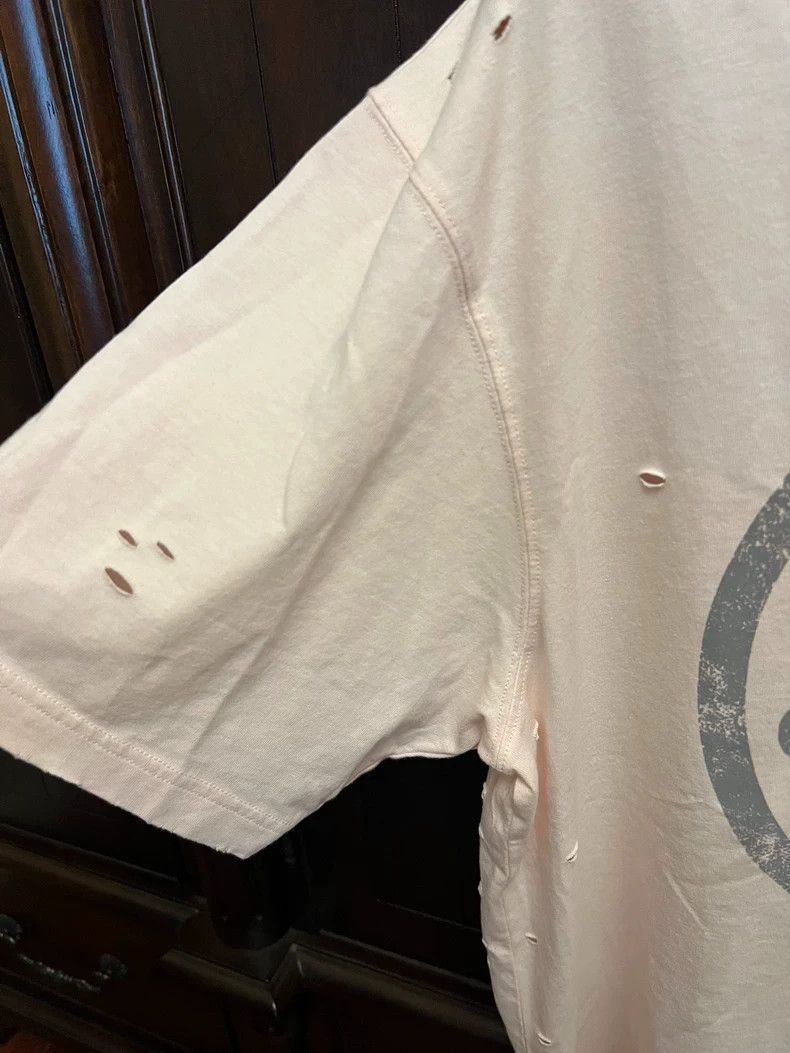 Acne Studios acne studios Pink letter print ripped short sleeve 2503-Nex Size US S / EU 44-46 / 1 - 5 Thumbnail