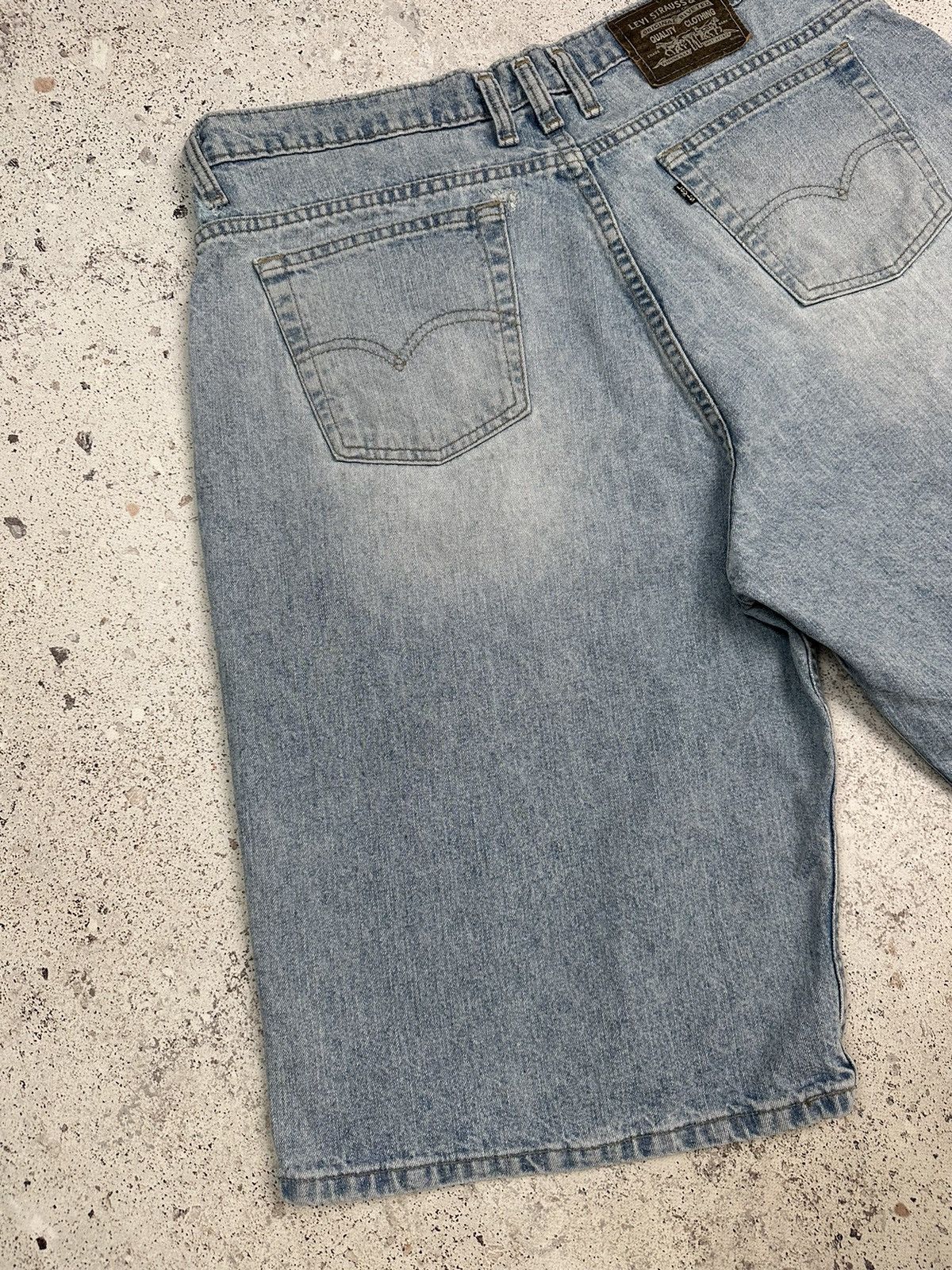 Levi's × Vintage Vintage 90’s Levi’s Black Tab Denim Shorts (38) Men long fit Size US 38 / EU 54 - 19 Thumbnail