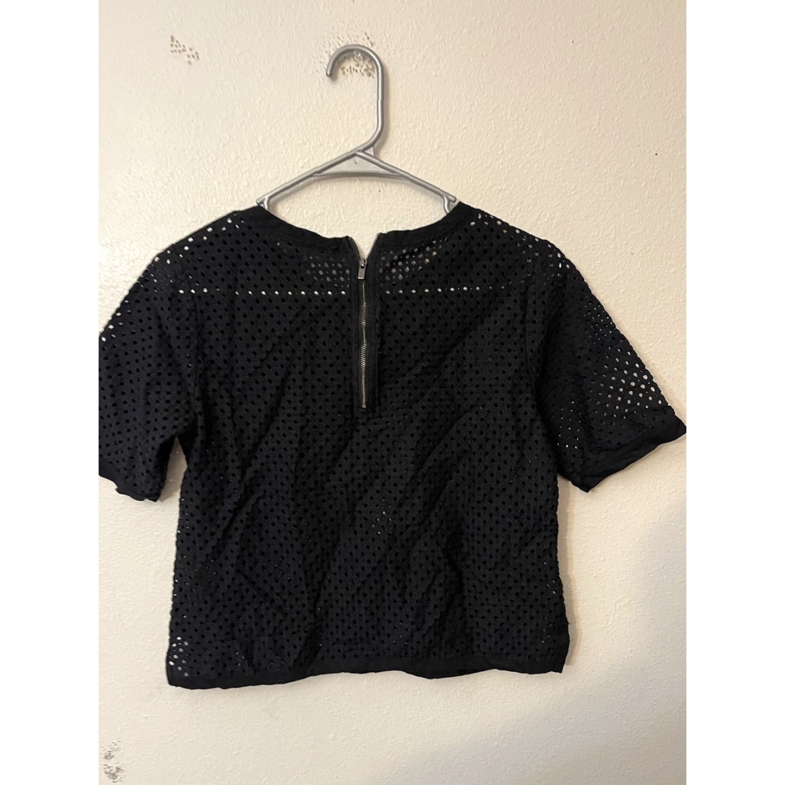 Banana Republic Banana Republic Women's Blouse XS Black Short Sleeve Zip Closure Lightweight Casual Classic Size XS / US 0-2 / IT 36-38 - 2 Thumbnail