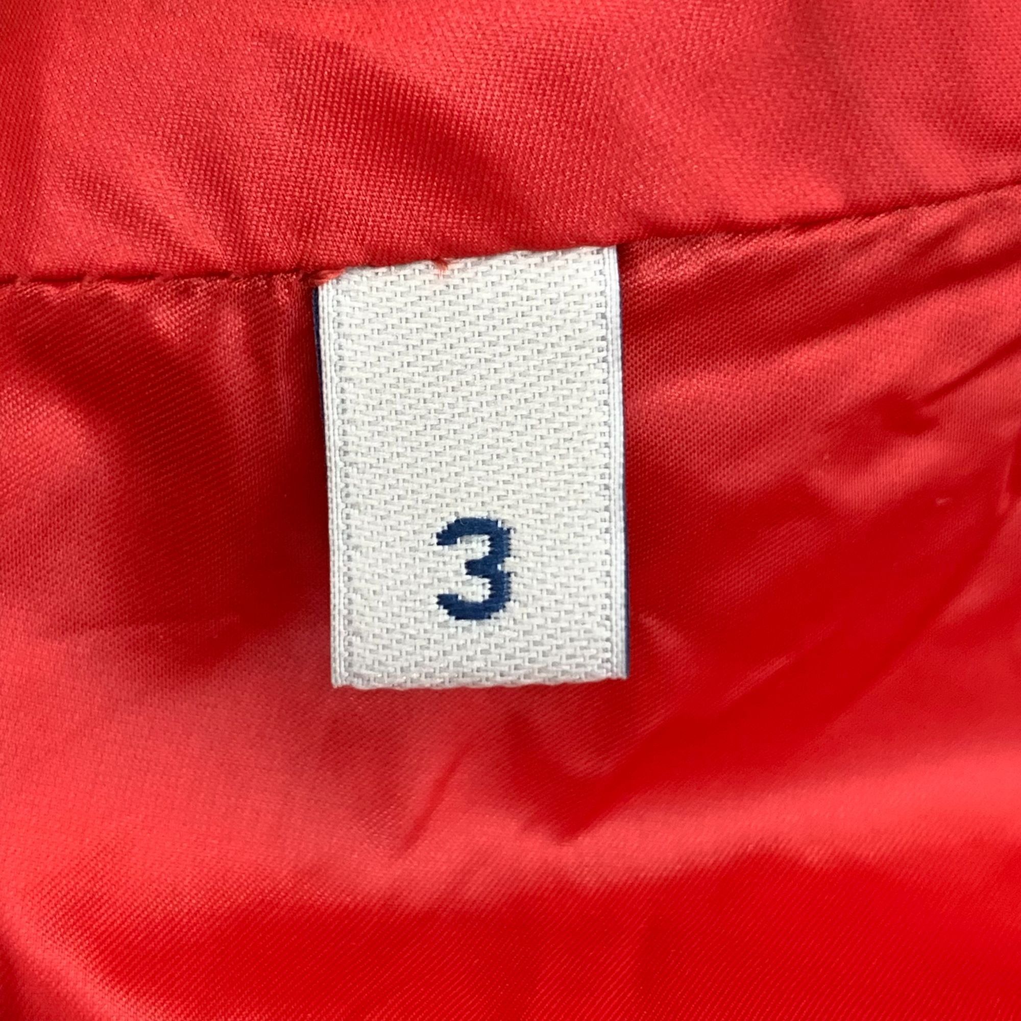 Moncler [Moncler] Military Green Embroidered Logo Notch Lapel Down V Size US L / EU 52-54 / 3 - 7 Thumbnail