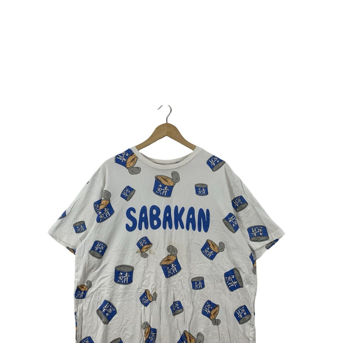 Vintage Vintage SABAKAN All Over Print Tee Japanese Canned Fish Size US XXL / EU 58 / 5 - 2 Thumbnail