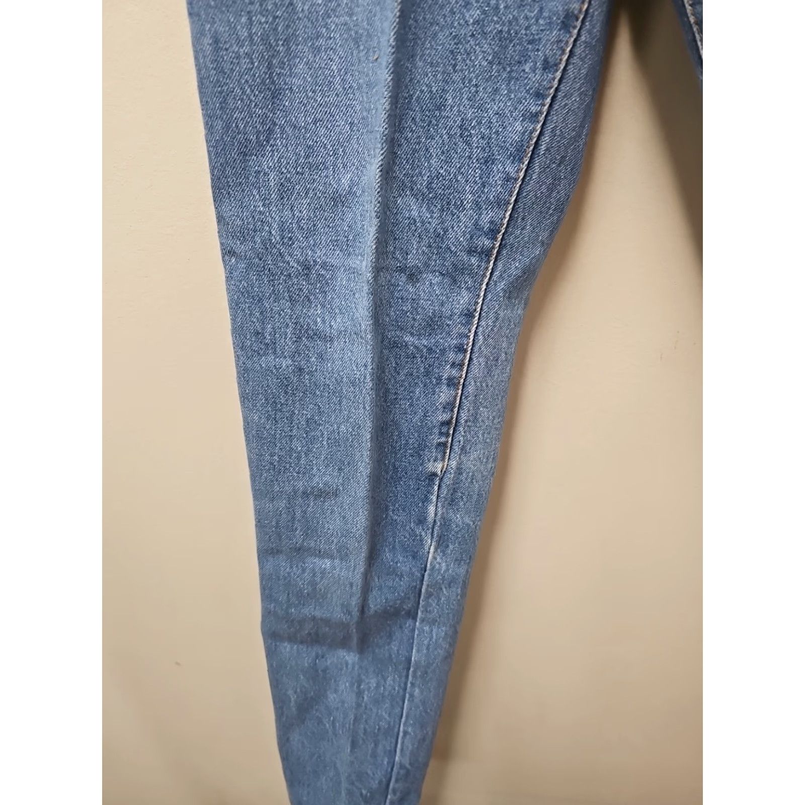 Levi's VINTAGE Levi's 501's Jeans Womens 23x30 ButtonFly Denim Blue 80s Logo Classic Vintage Fashion Streetwear Western Rugged Wear Casual Workwear Women Size 40" / US 18 - 4 Thumbnail