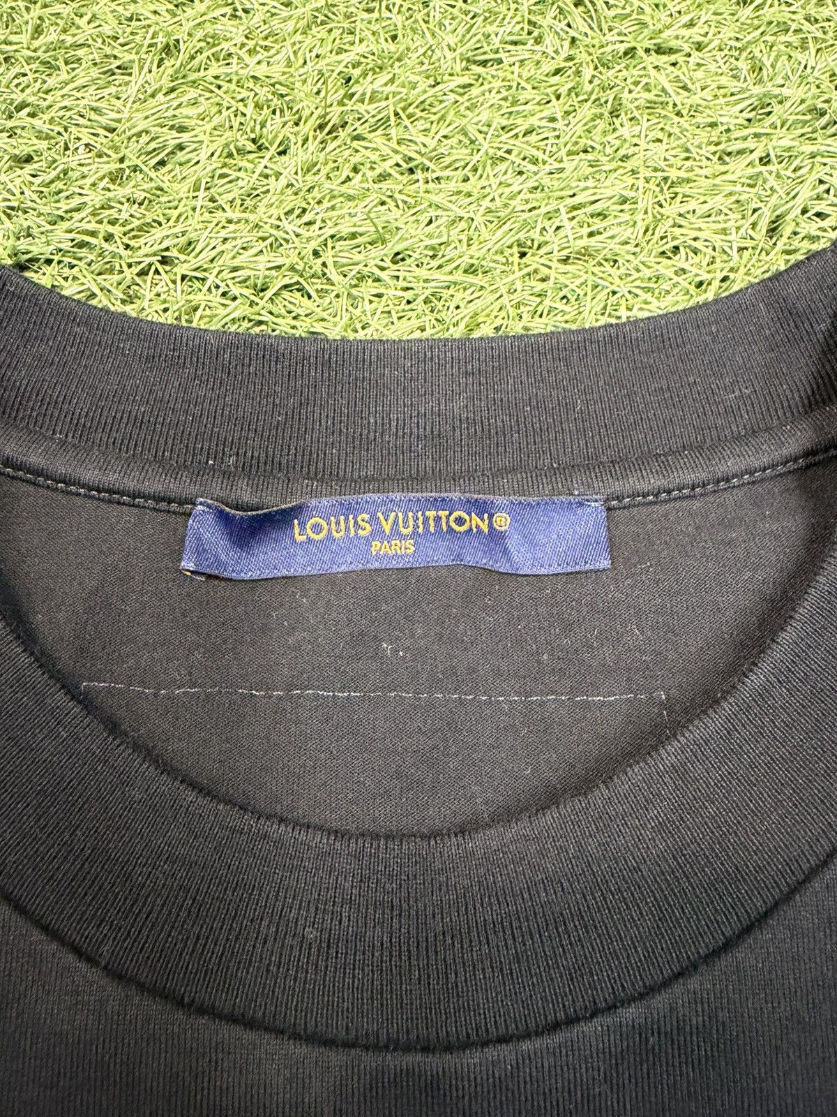 Louis Vuitton Louis Vuitton Logo T-Shirt Size US L / EU 52-54 / 3 - 4 Thumbnail