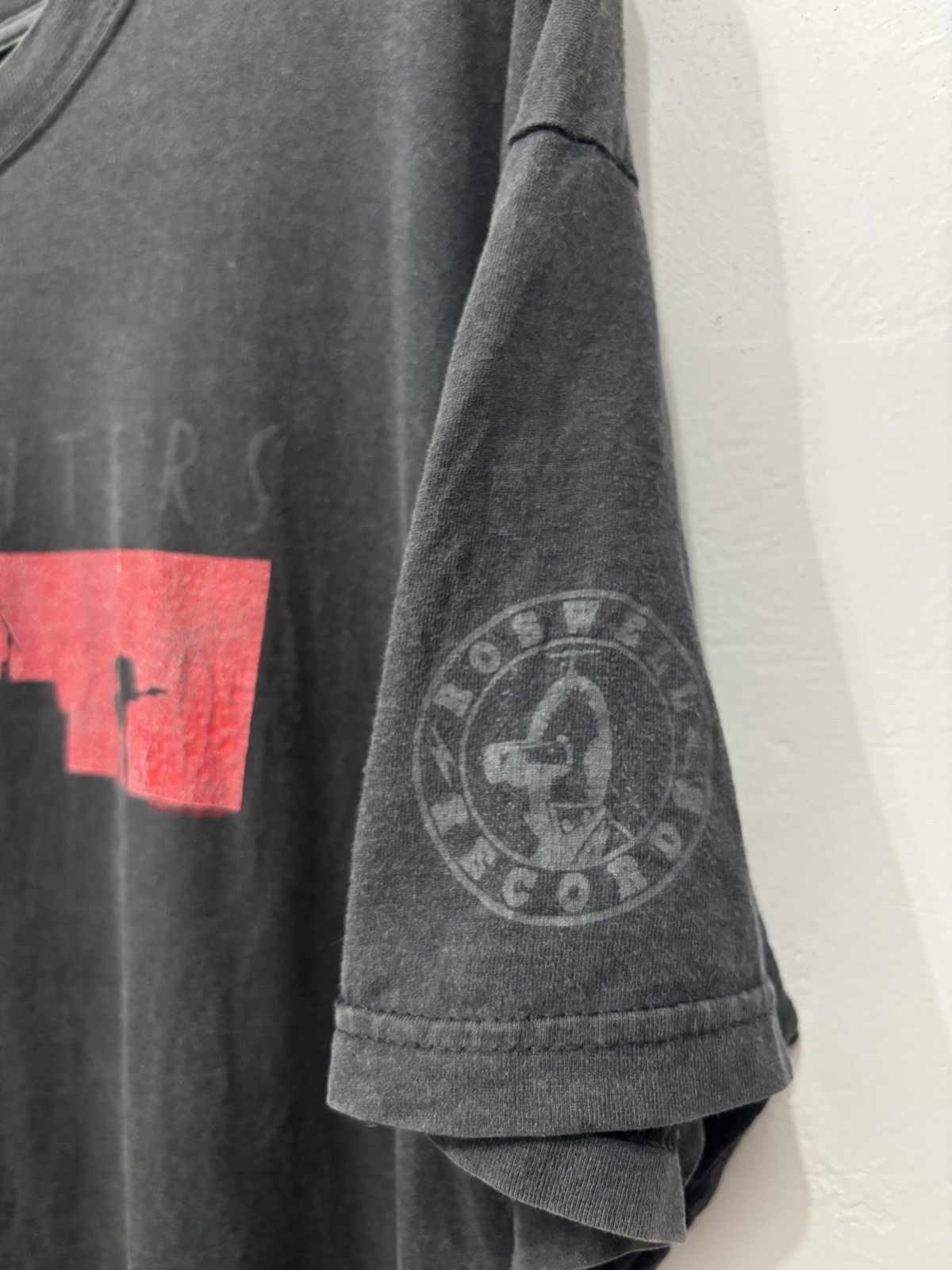 Band Tees Vintage Y2K Foo Fighters One By One Tour 2002 Faded Shirt Size US L / EU 52-54 / 3 - 5 Thumbnail