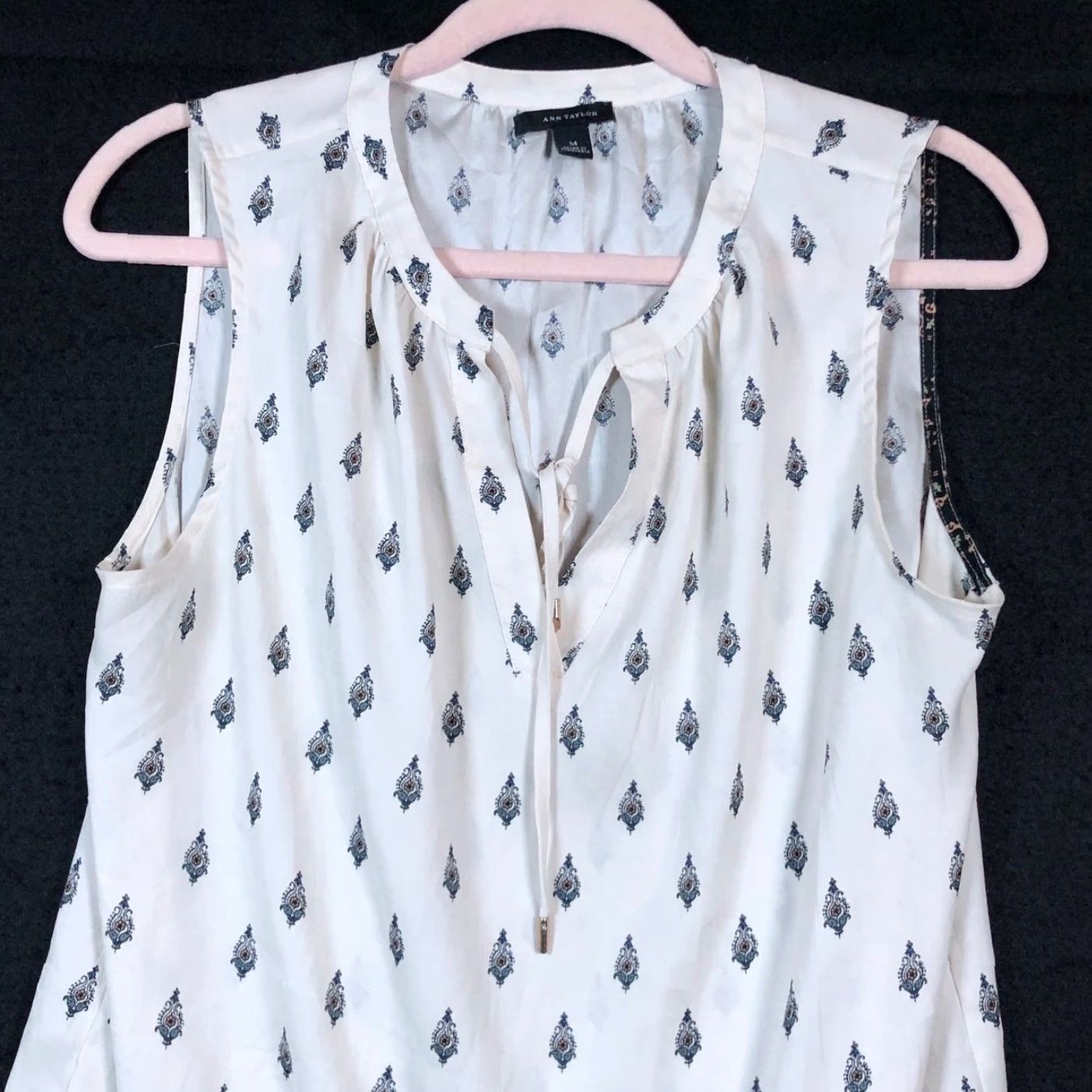 Ann Taylor VINTAGE Ann Taylor Womens Blouse White Multi Sleeveless Tank V Neck Front Tie Medium Size M / US 6-8 / IT 42-44 - 2 Thumbnail