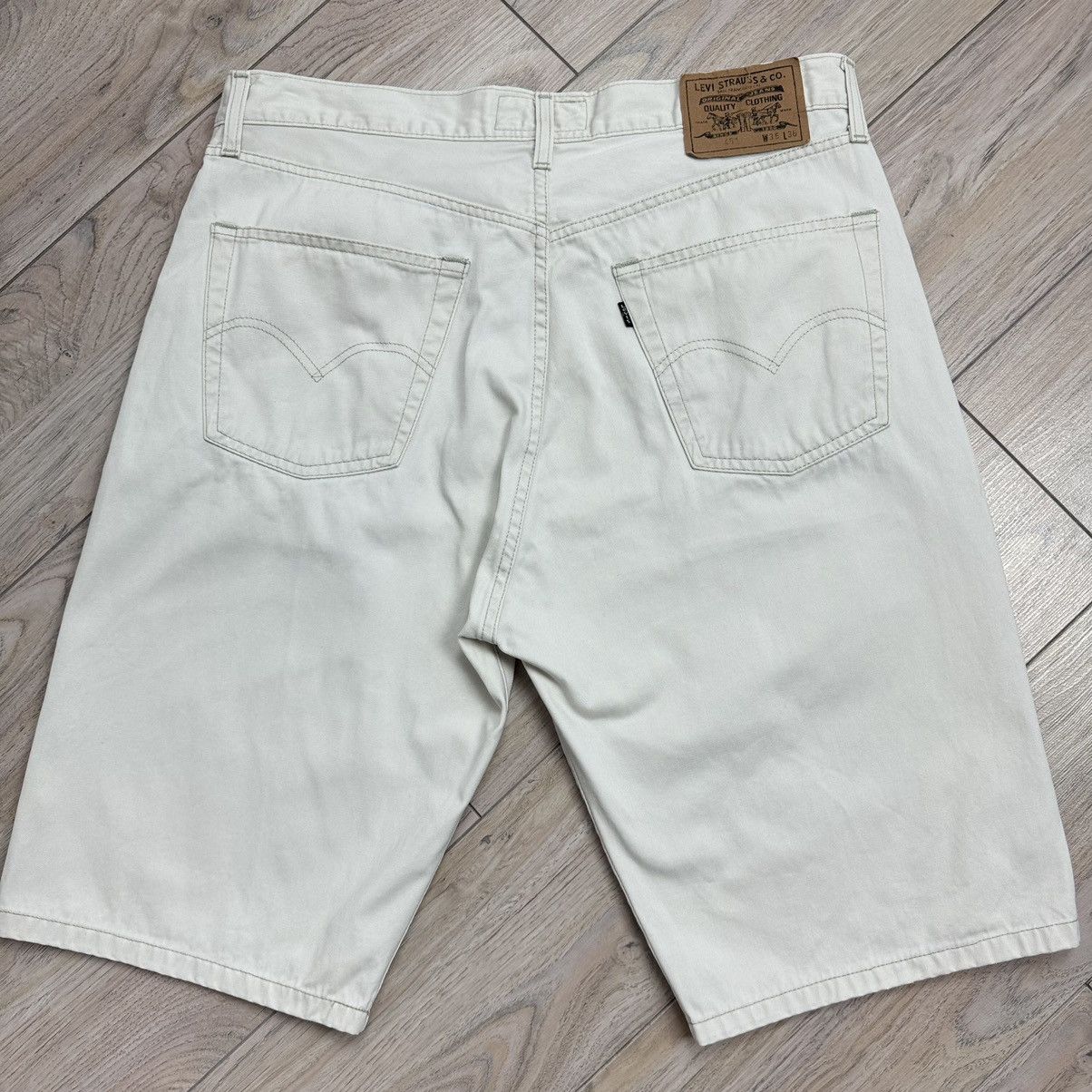 Levi's Vintage Levi’s Black Tab 1994 Cropped White Shorts Size US 36 / EU 52 - 10 Thumbnail