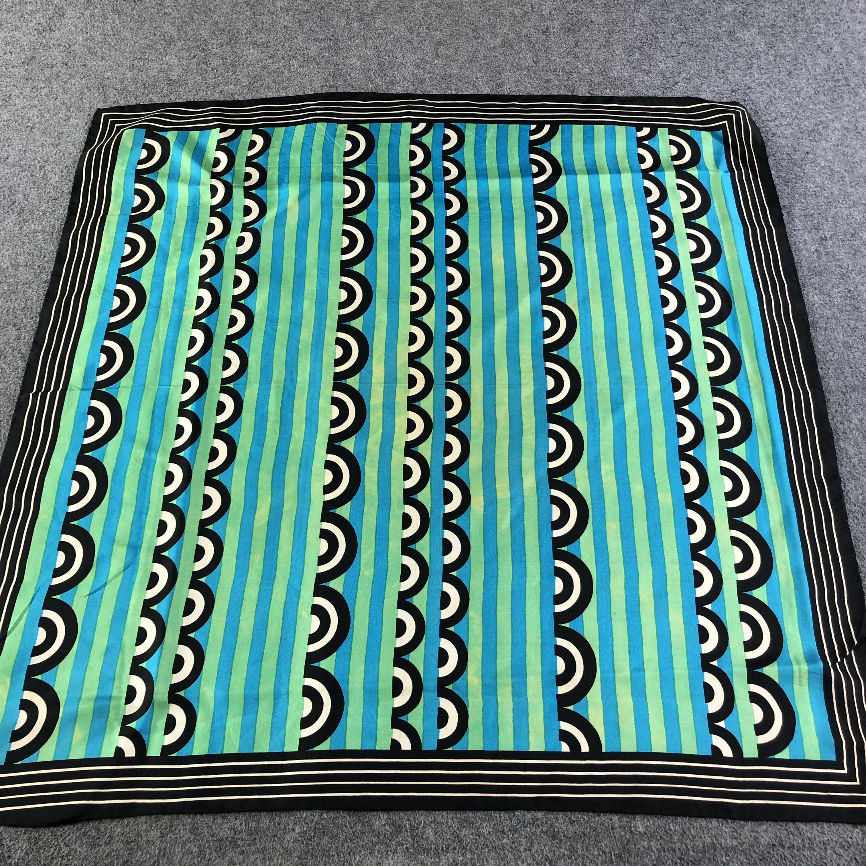 Vintage Vintage Luxury Design Hand Rolled Silk Scarf M411 Size ONE SIZE - 1 Thumbnail