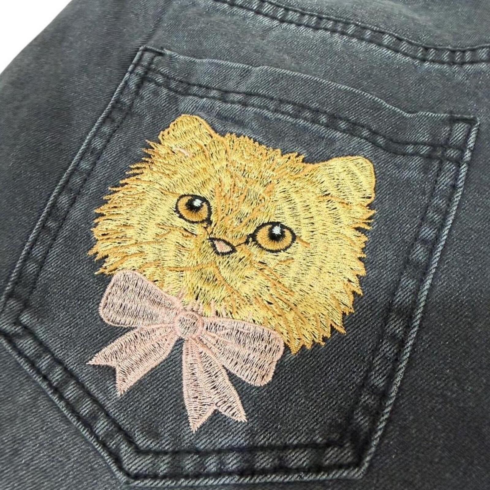 True Religion Black denim shorts with embroidered cat design Size 34" / US 12 / IT 48 - 4 Thumbnail